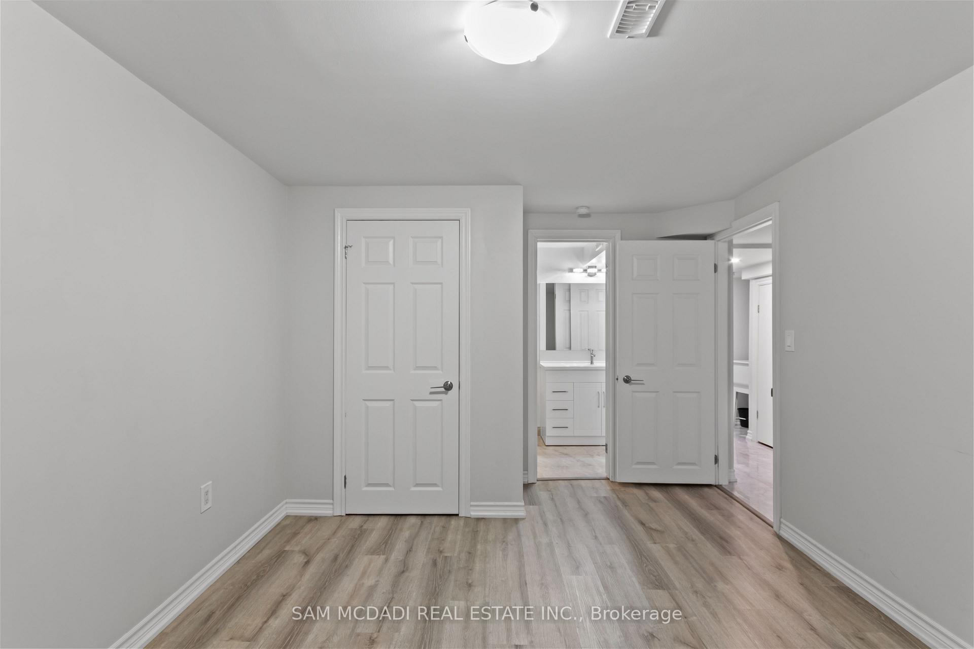 8 Brooklyn Crescent