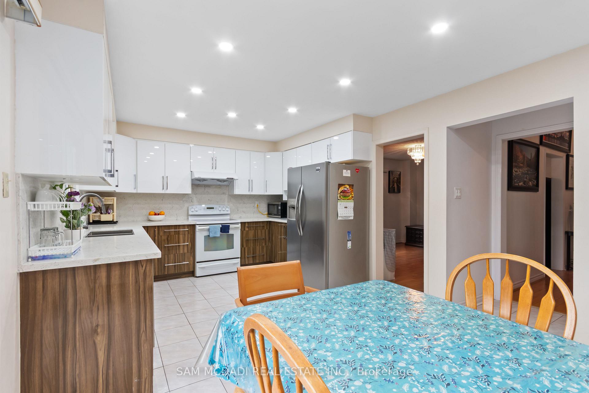 8 Brooklyn Crescent