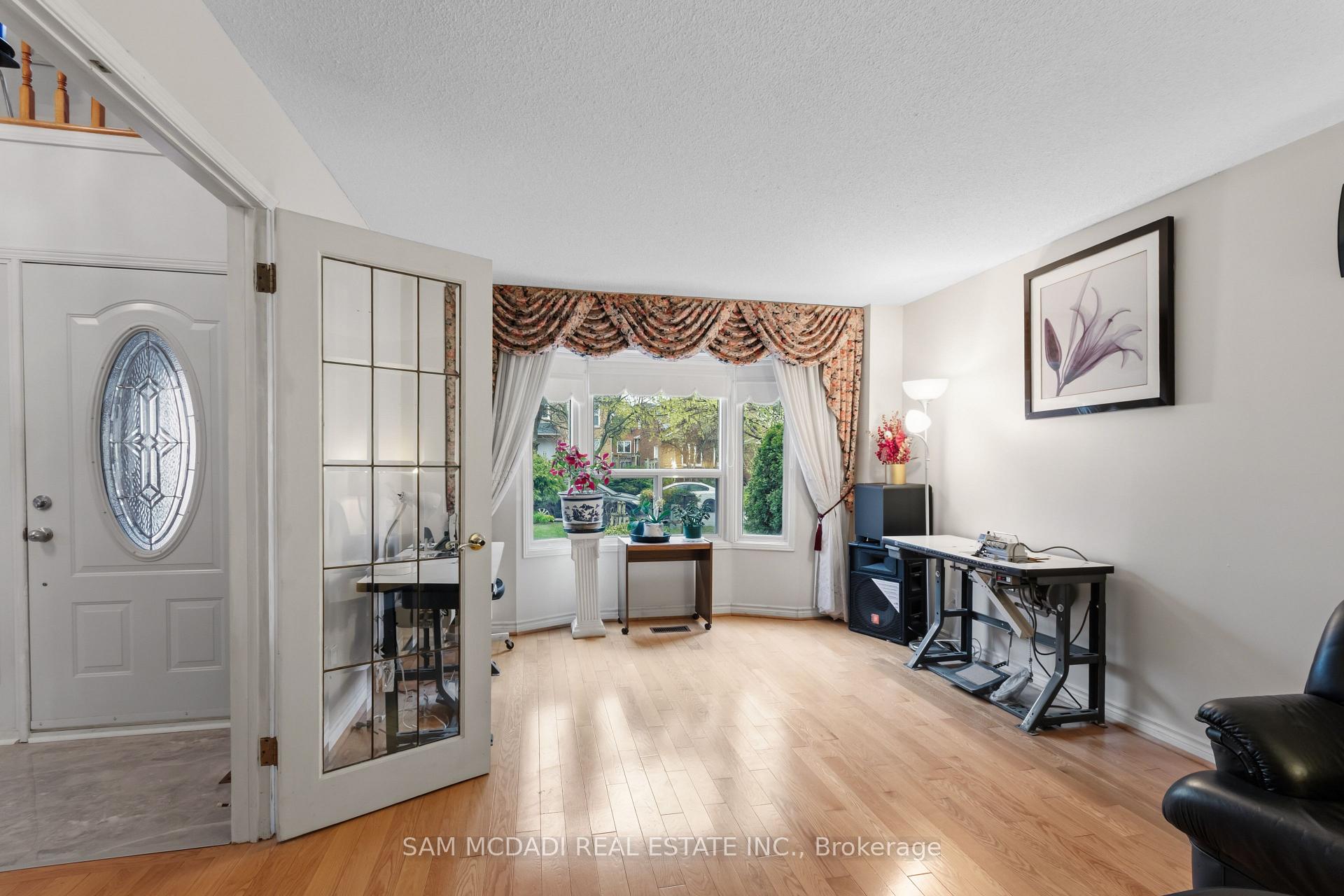 8 Brooklyn Crescent