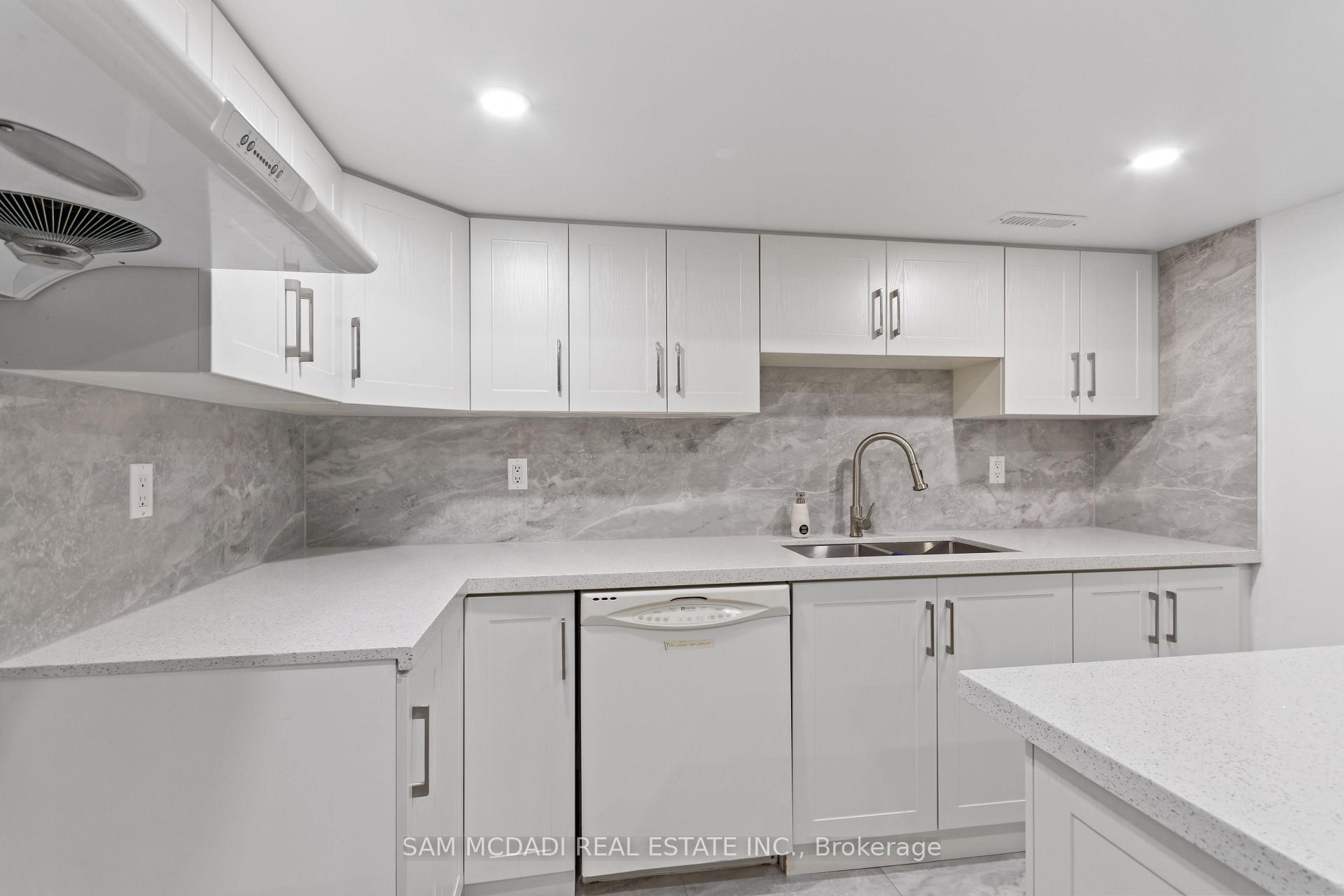 8 Brooklyn Crescent