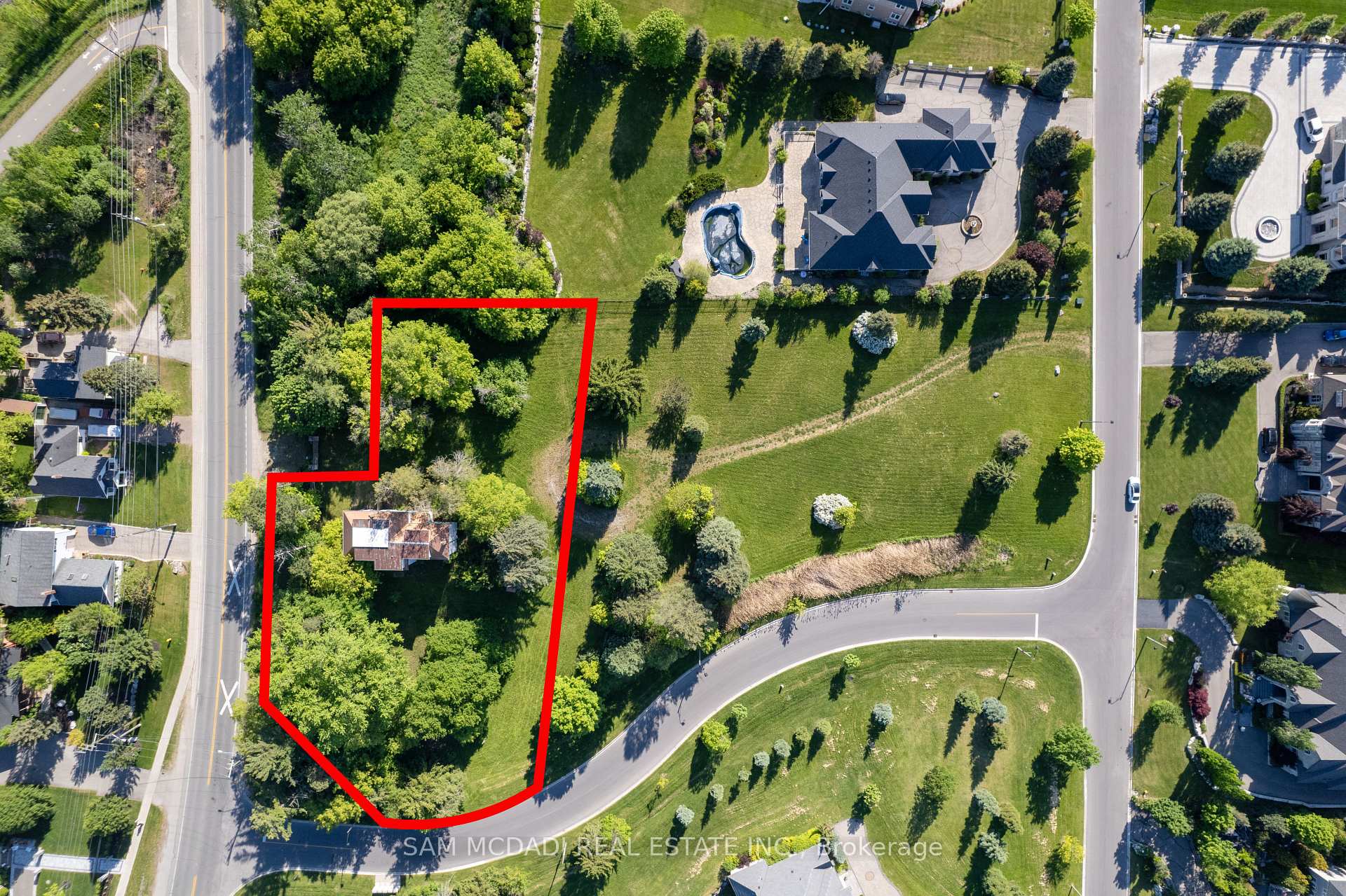 10 Richard Lovat Court