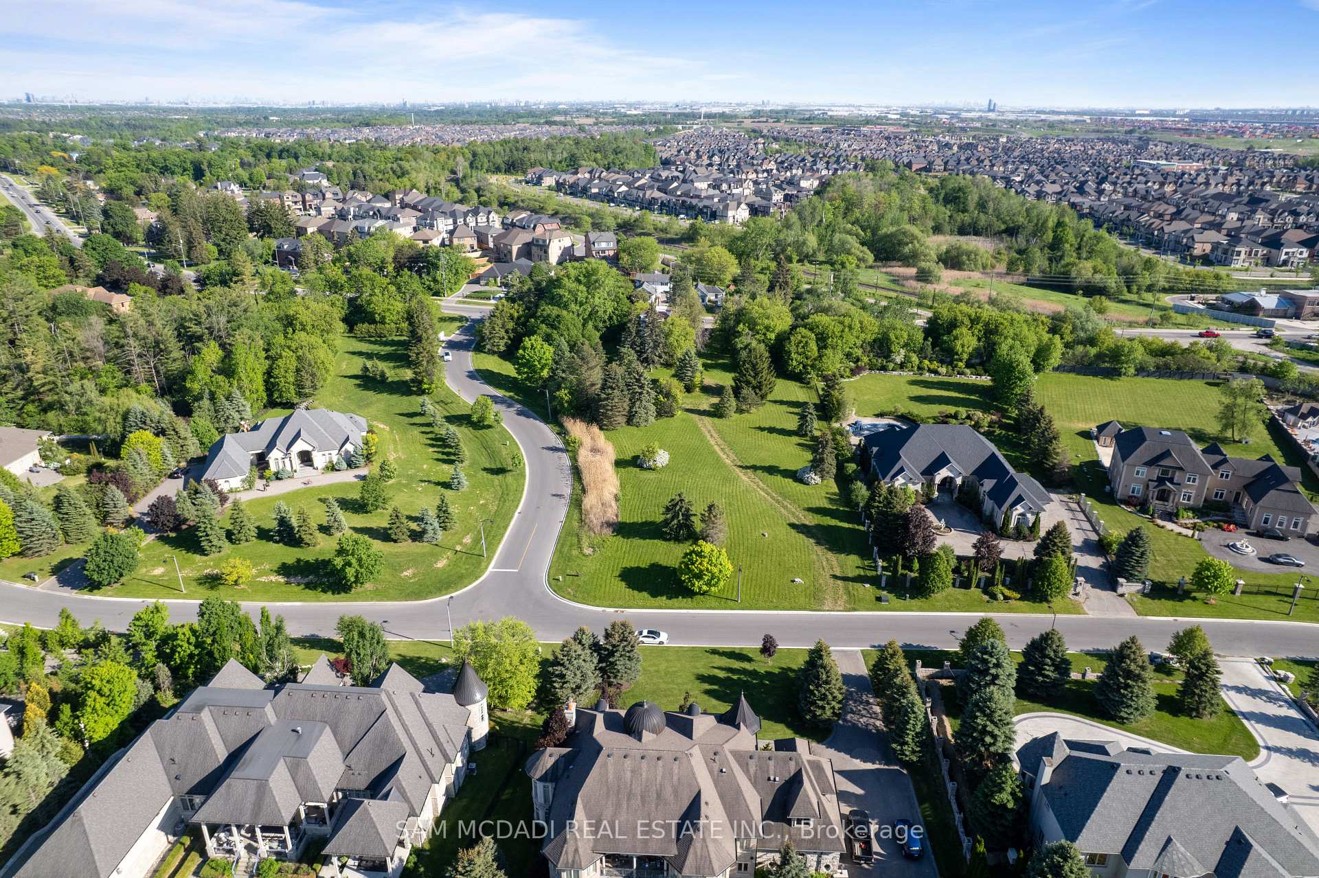 10 Richard Lovat Court