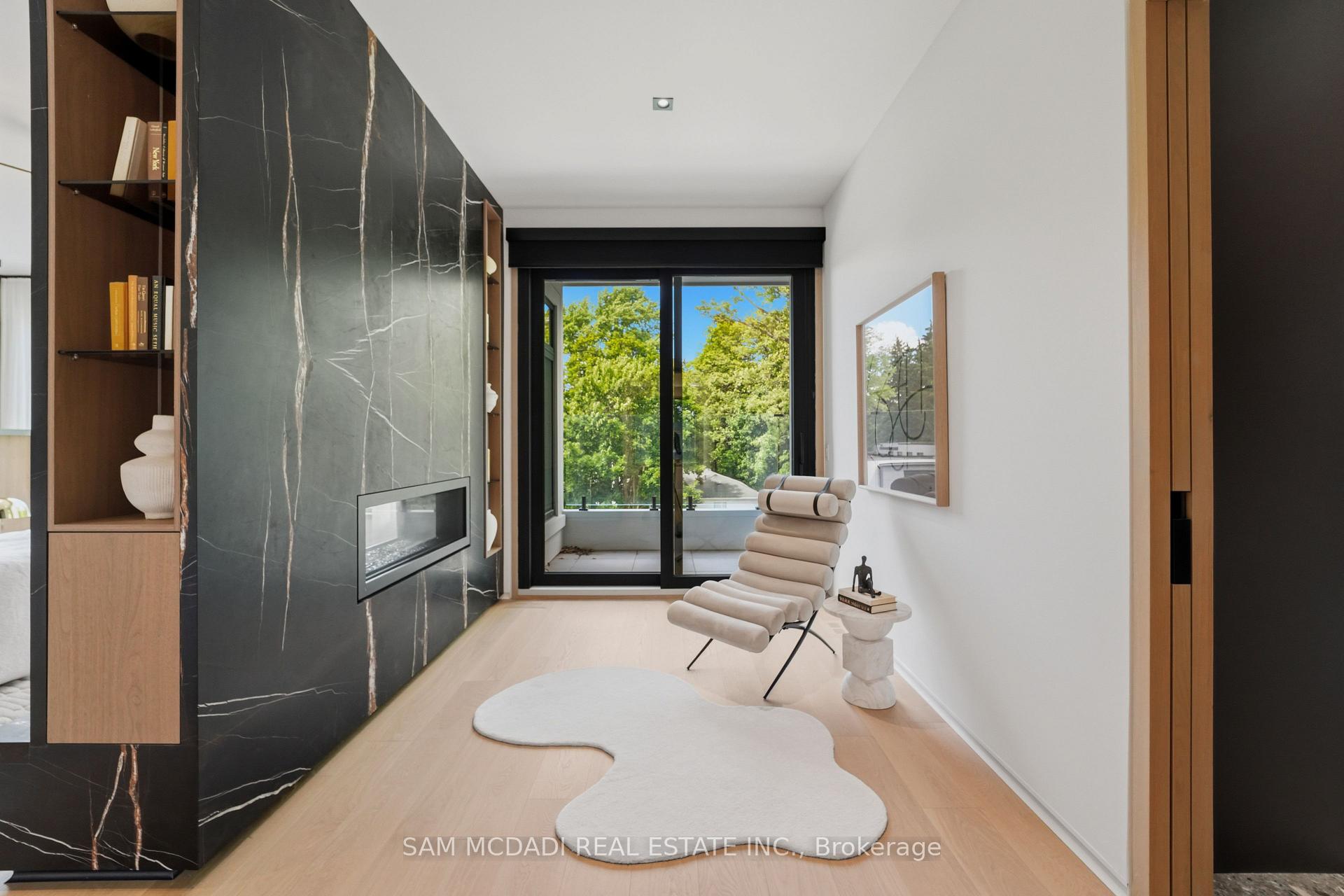 10 Peter Morse Way