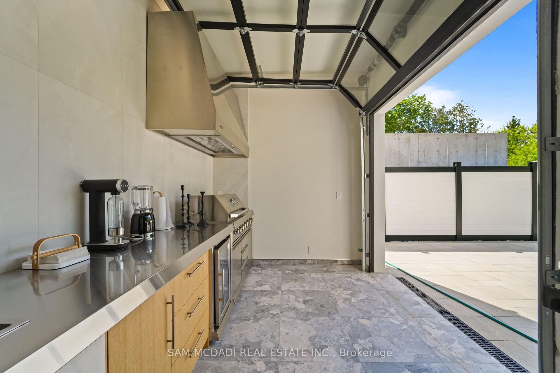 10 Peter Morse Way