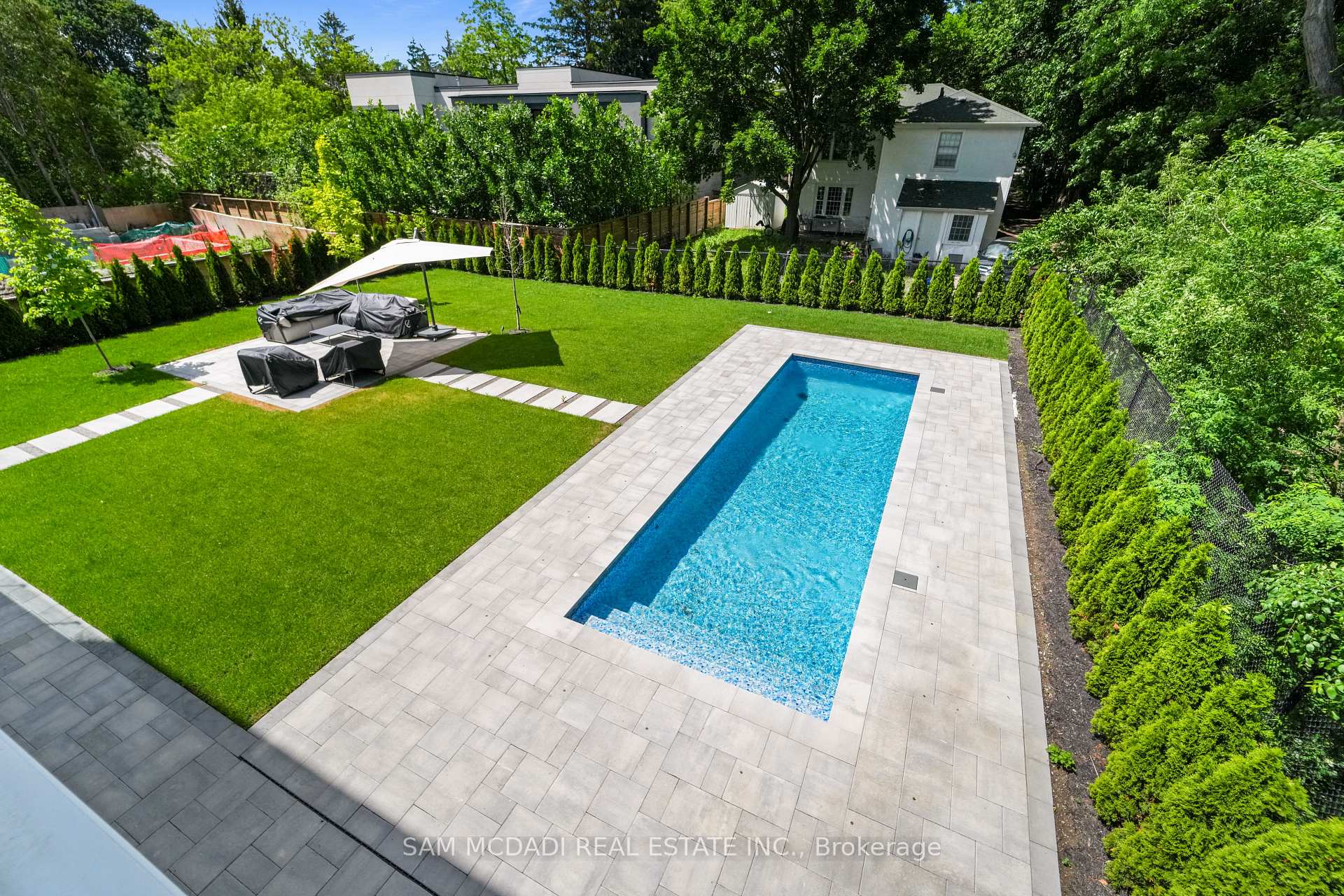 10 Peter Morse Way