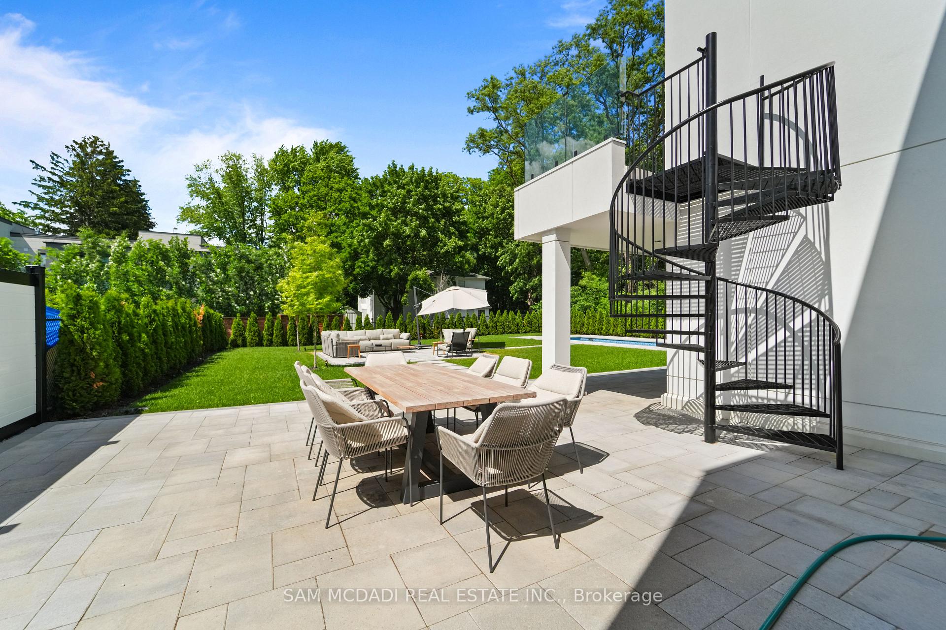 10 Peter Morse Way