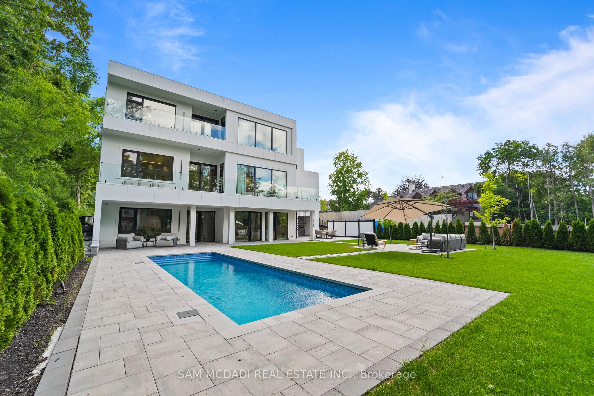 10 Peter Morse Way