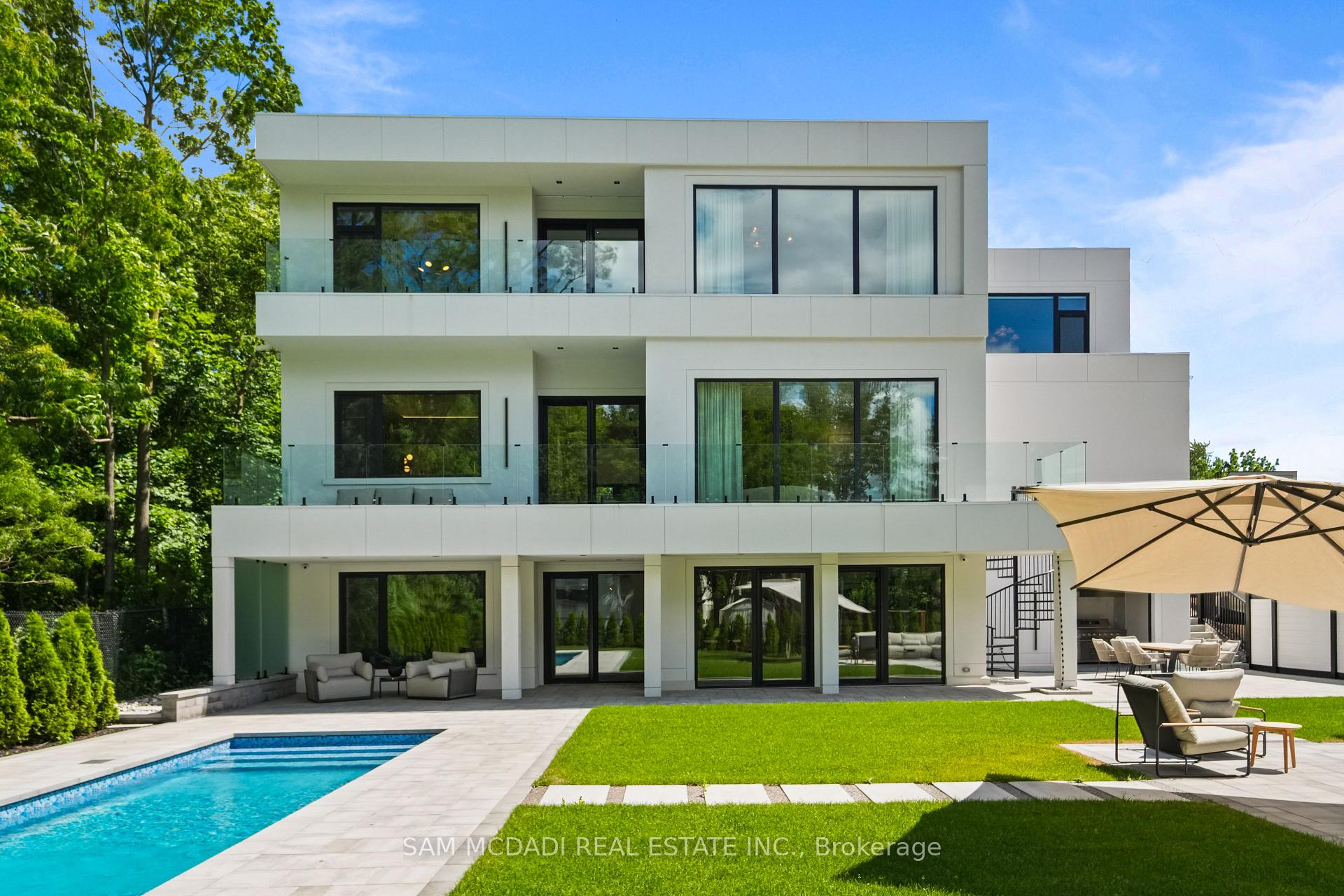 10 Peter Morse Way