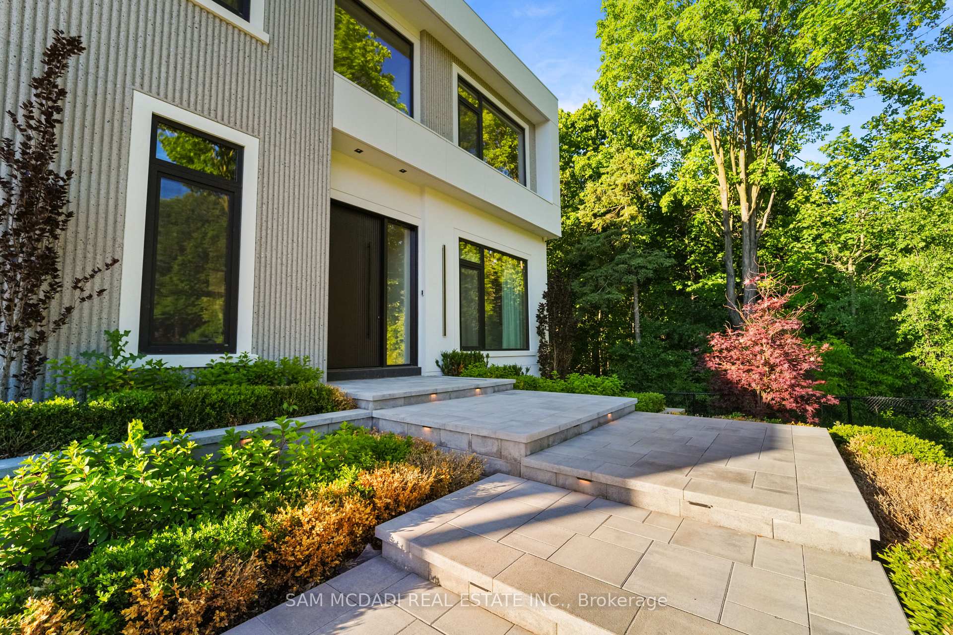 10 Peter Morse Way