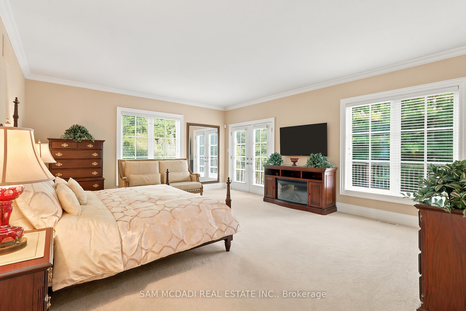 65 Kingswood Drive