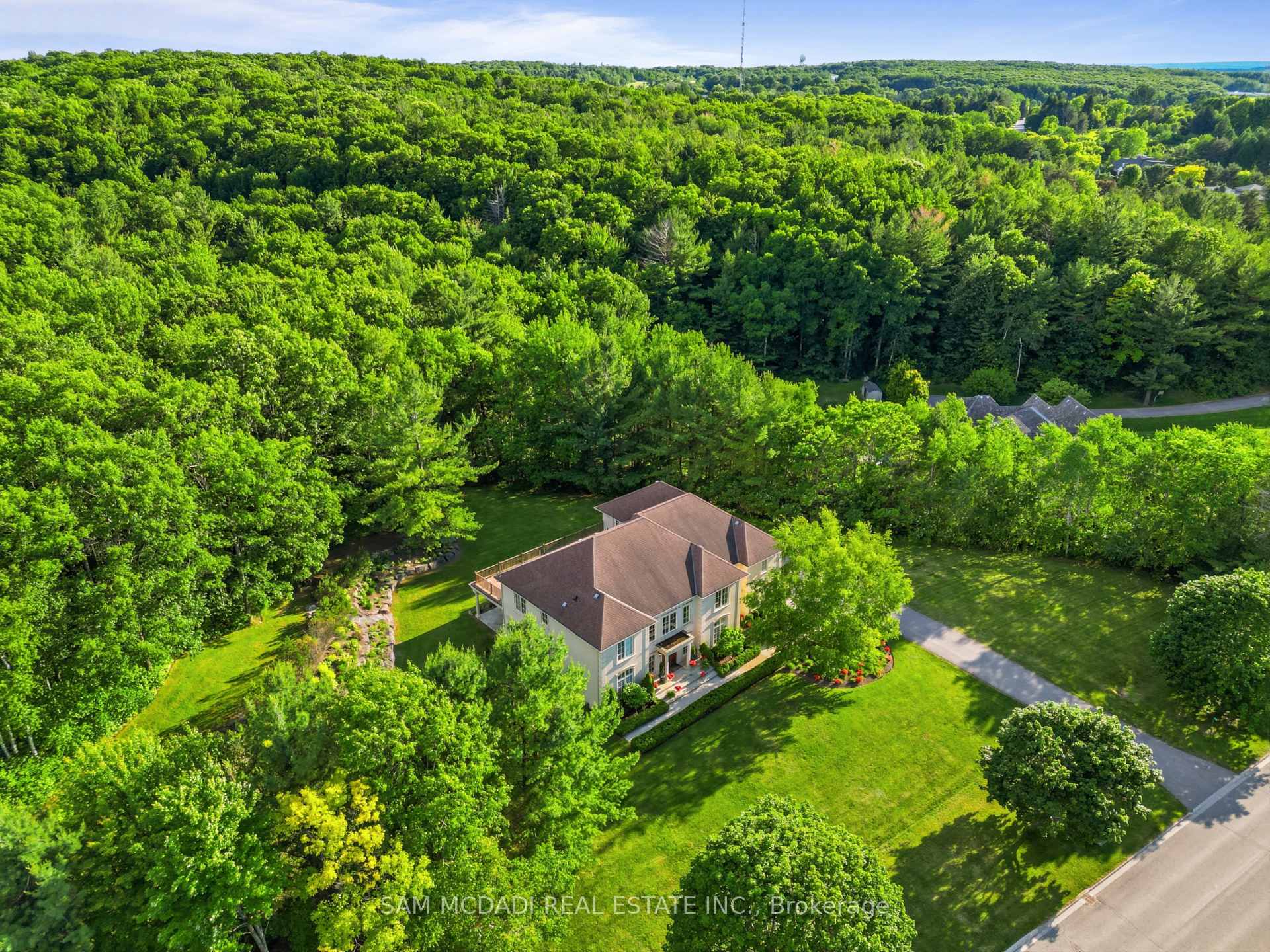 65 Kingswood Drive