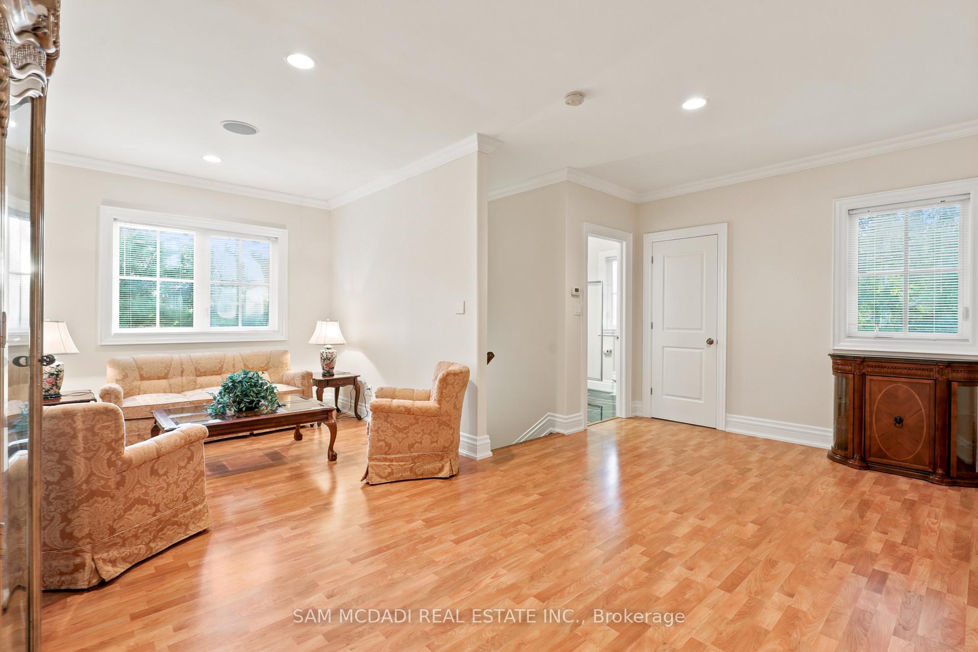 65 Kingswood Drive