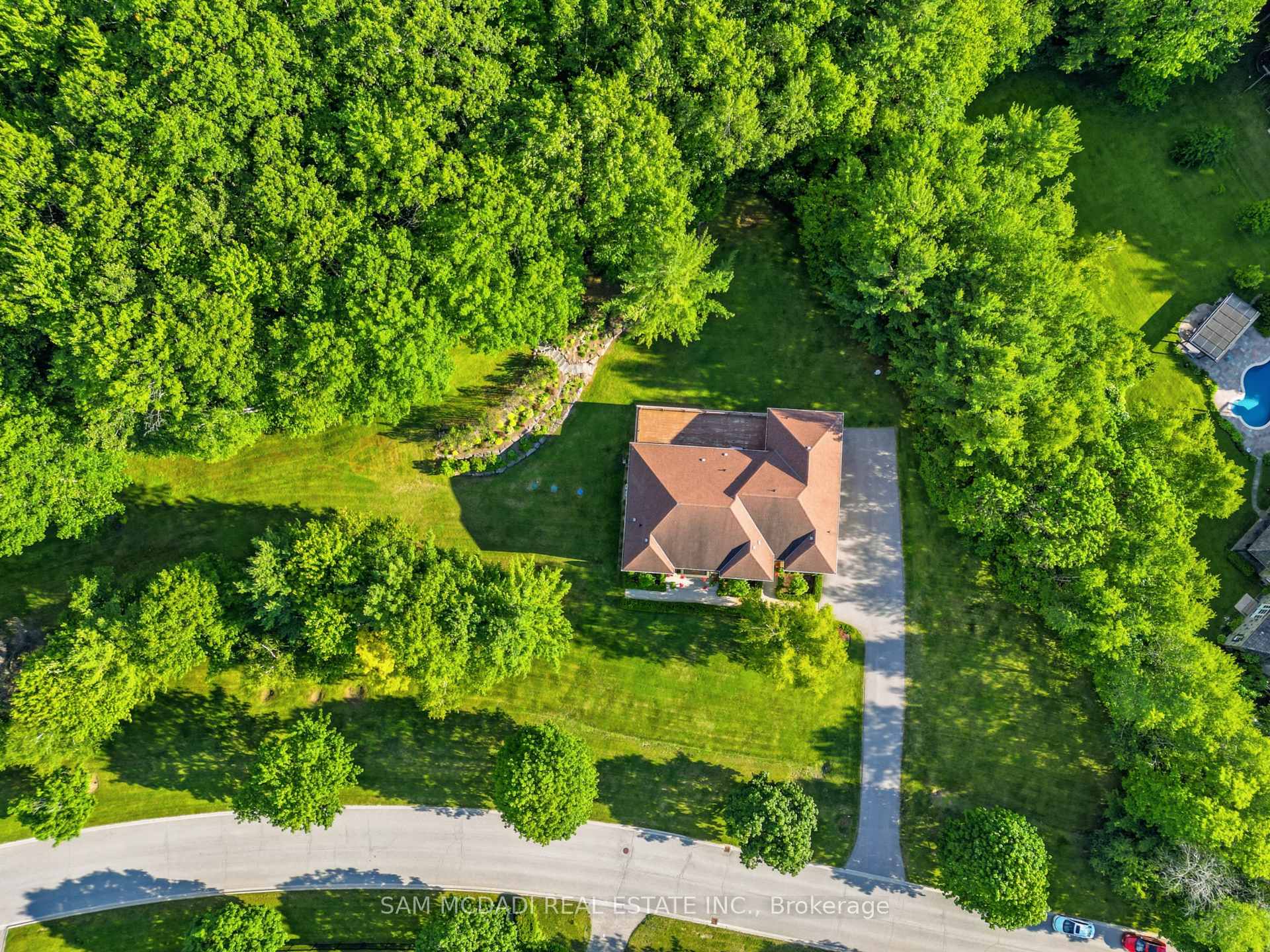 65 Kingswood Drive