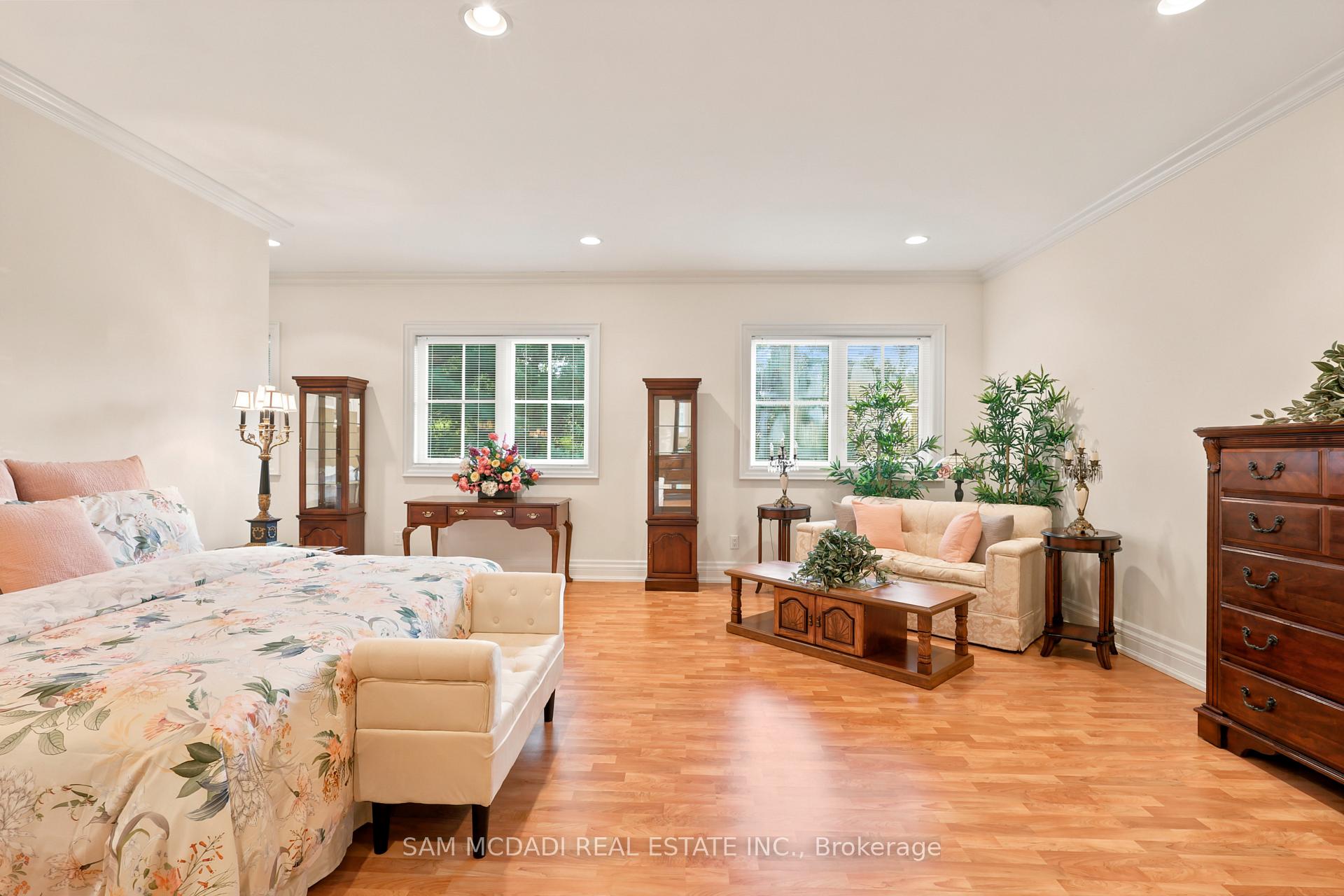 65 Kingswood Drive