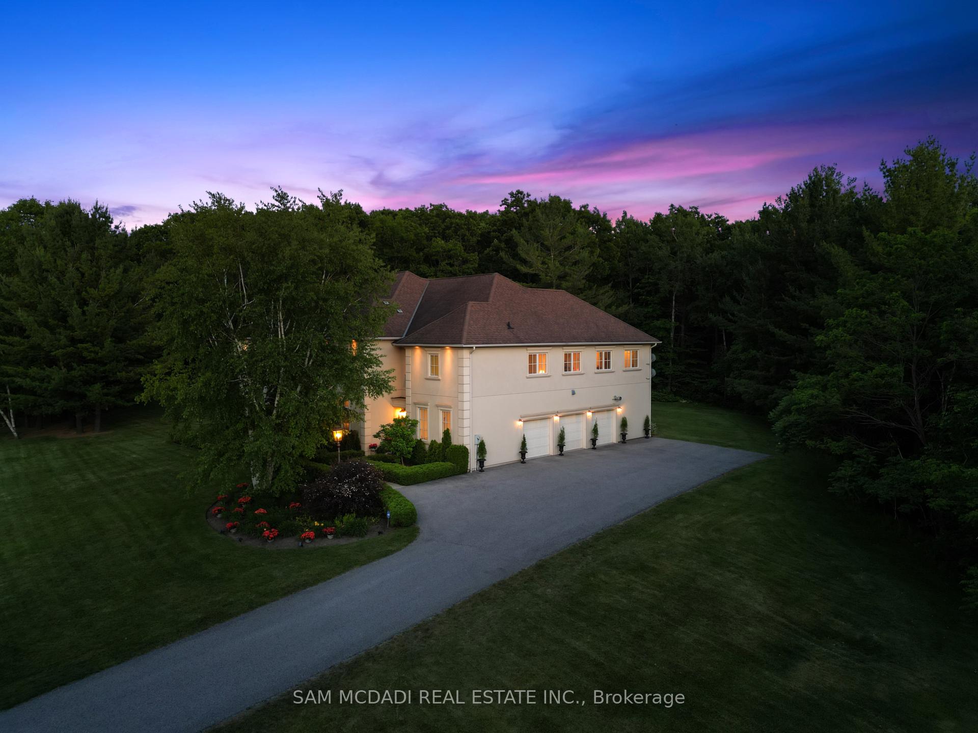 65 Kingswood Drive