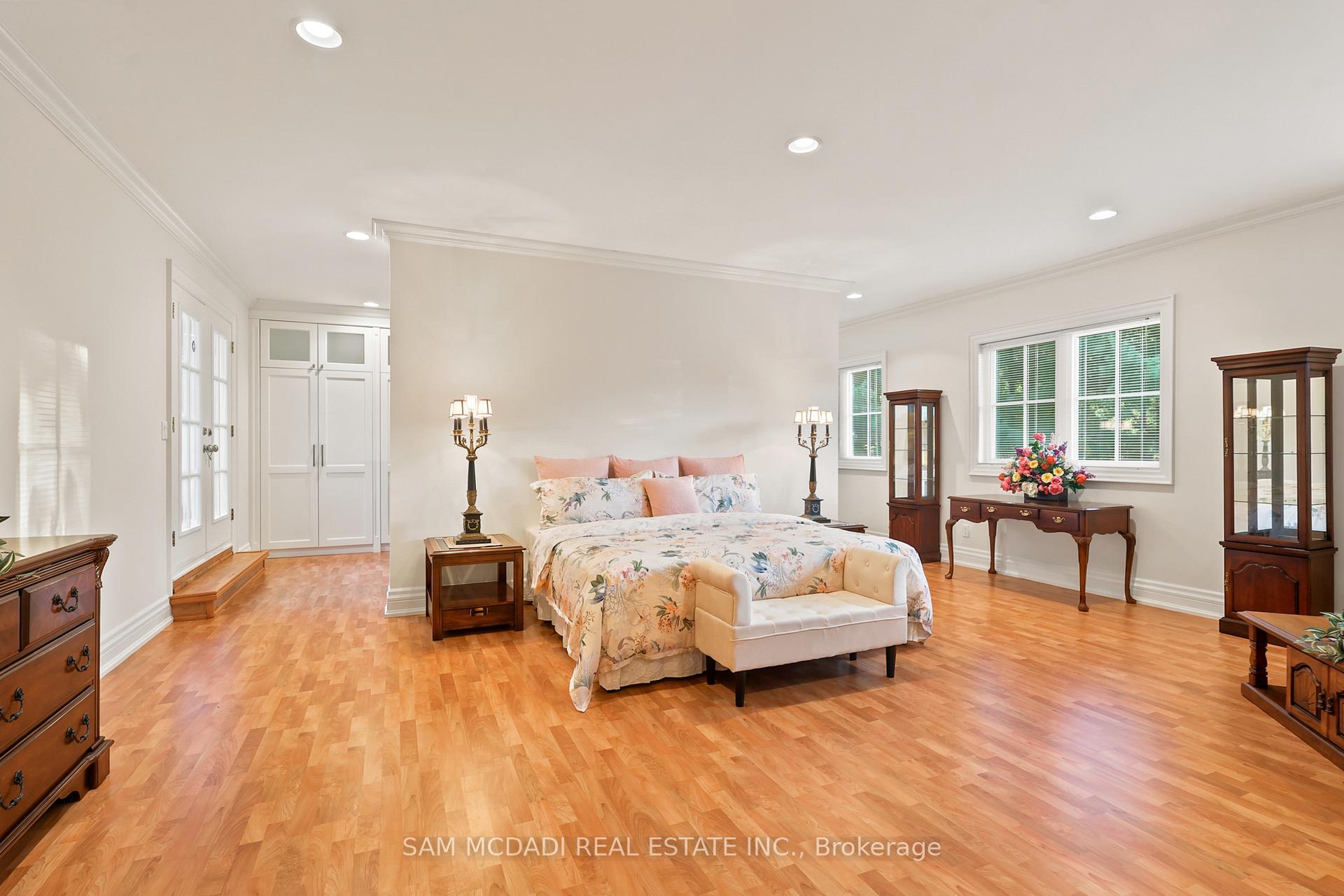 65 Kingswood Drive