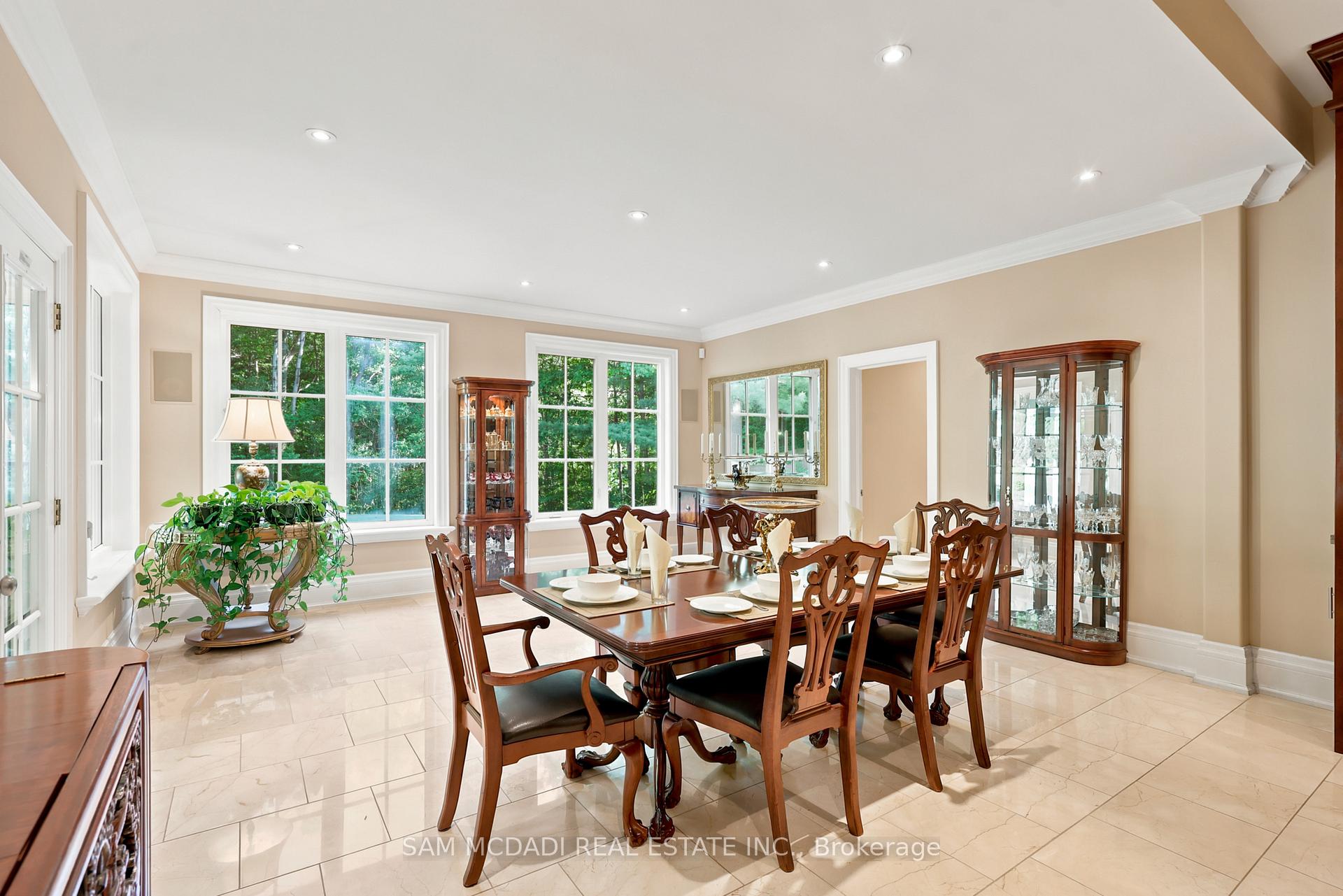65 Kingswood Drive