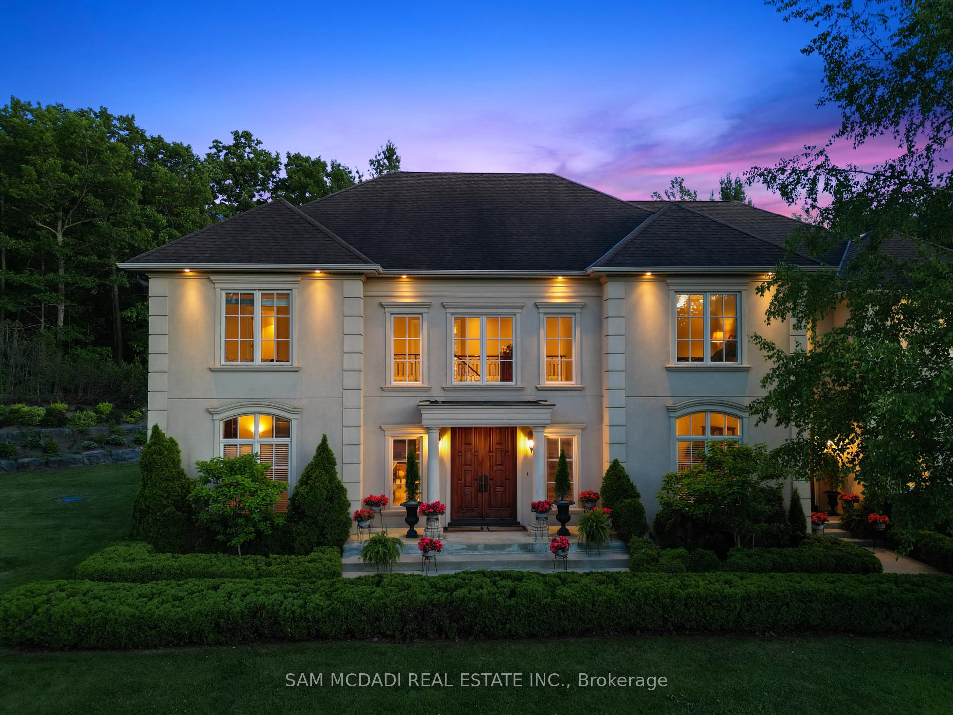 65 Kingswood Drive