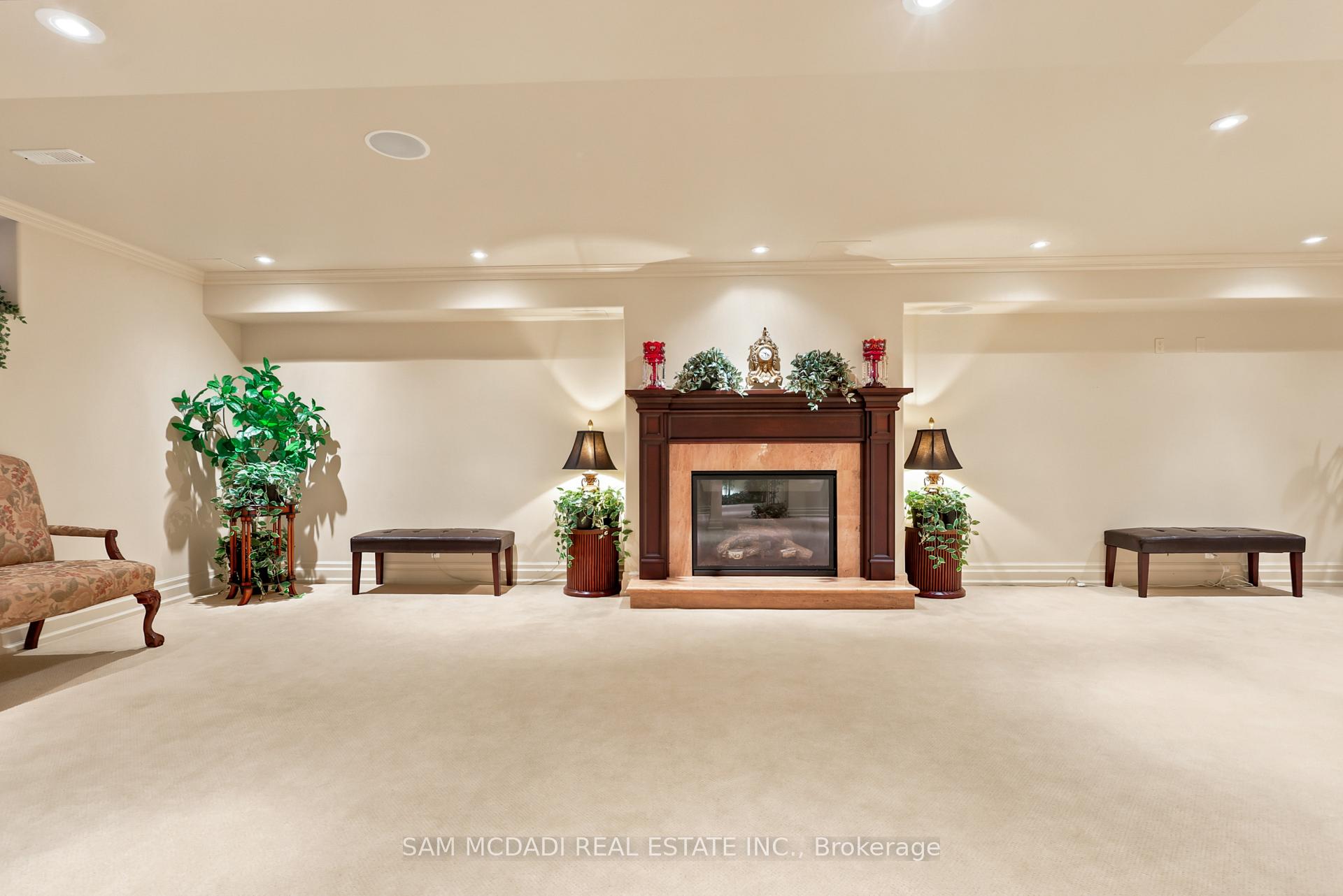 65 Kingswood Drive