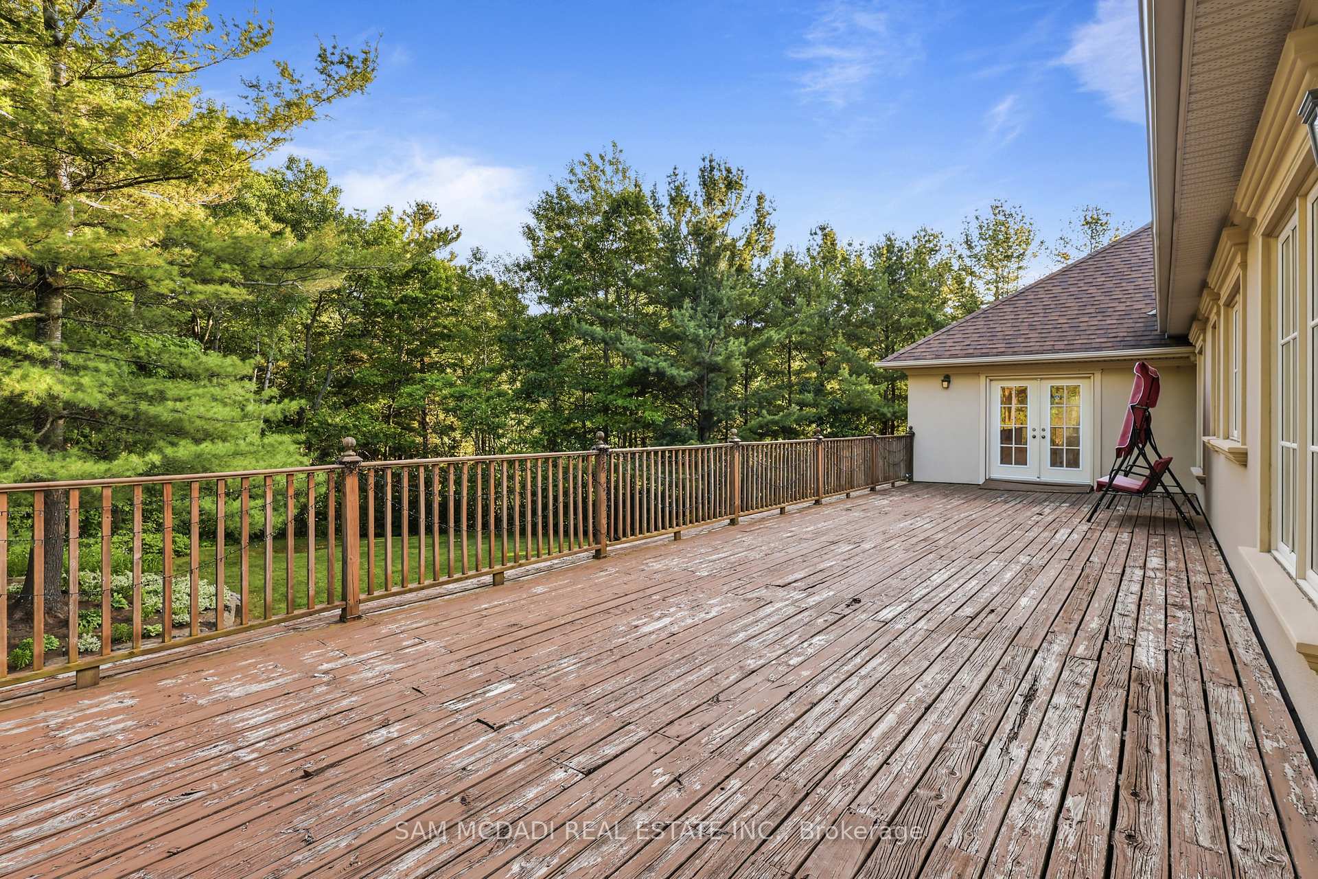 65 Kingswood Drive