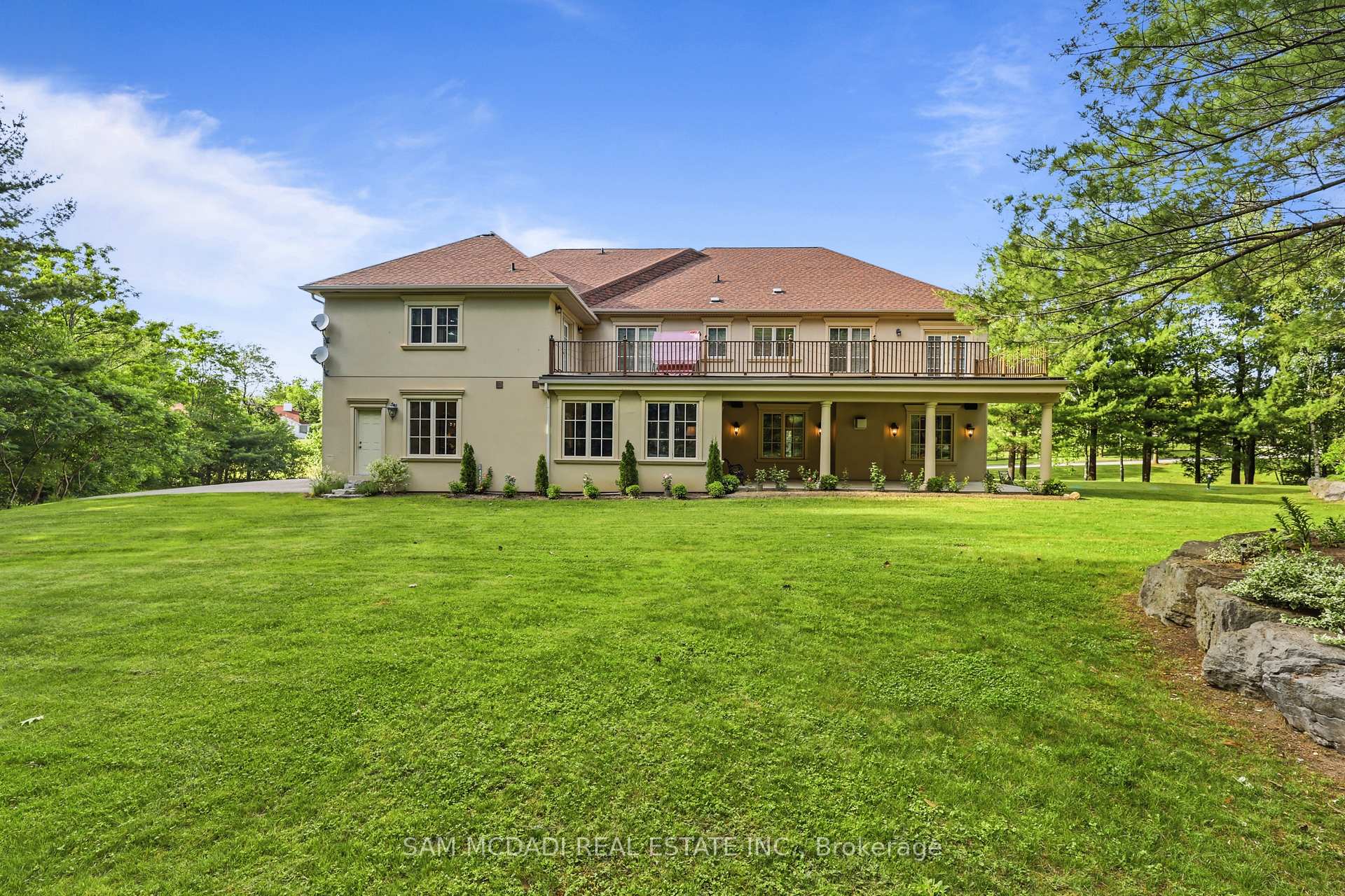65 Kingswood Drive
