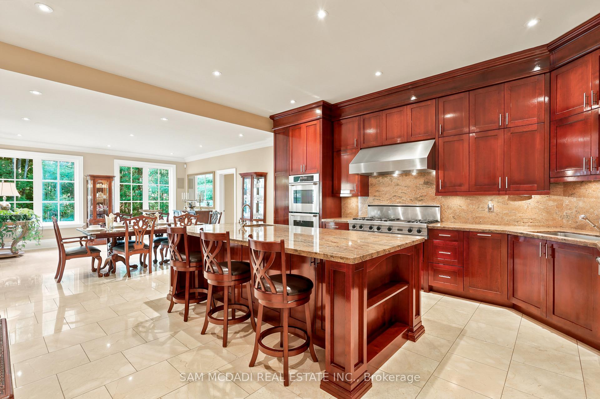 65 Kingswood Drive