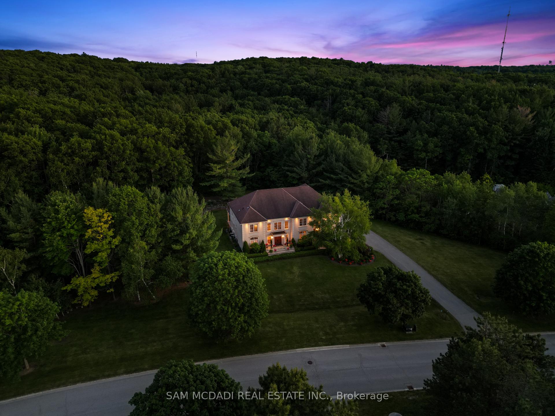 65 Kingswood Drive