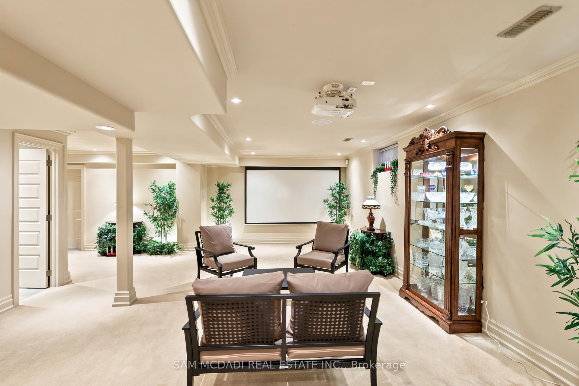 65 Kingswood Drive