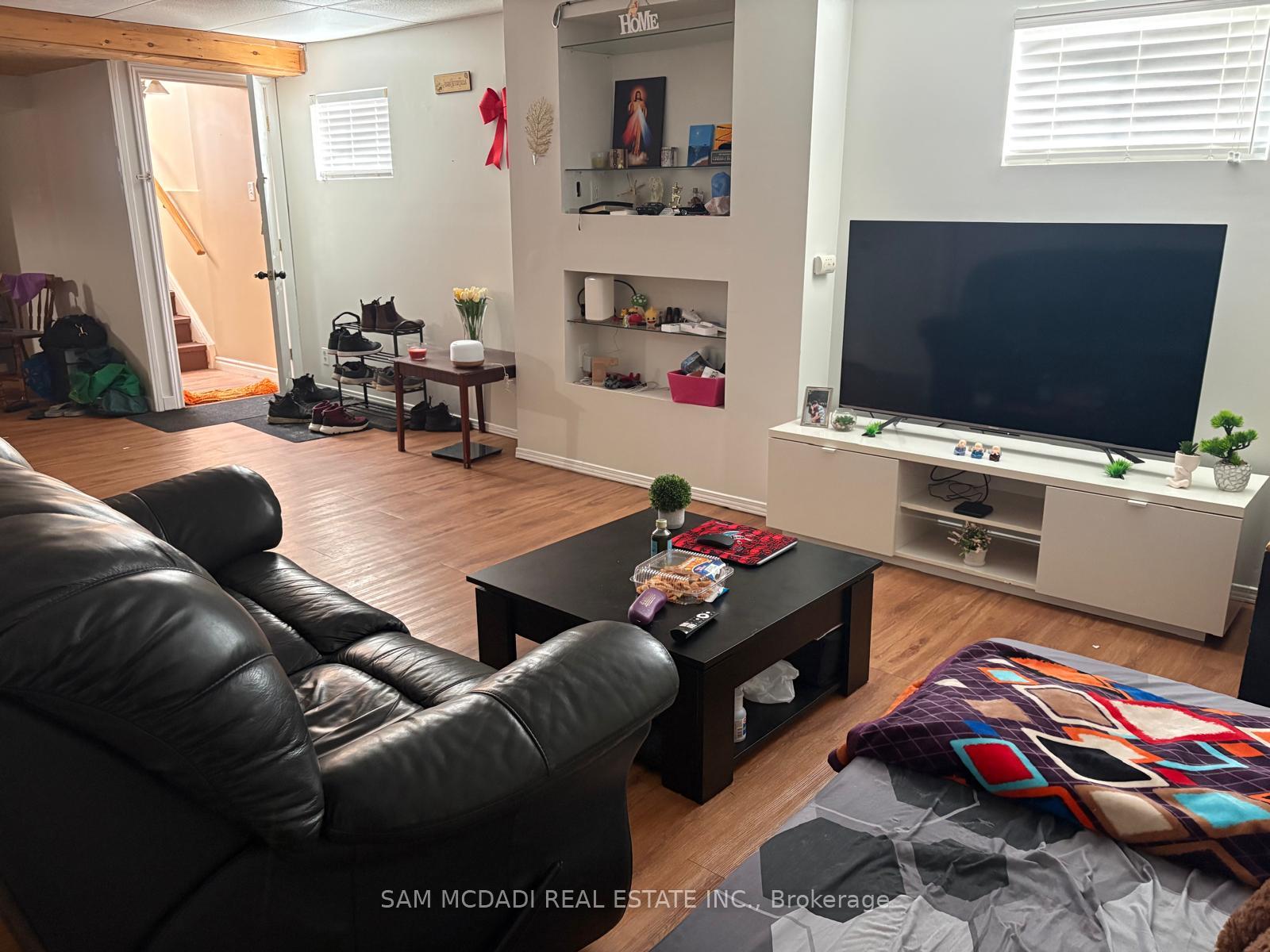 87 Rundle Crescent Lower