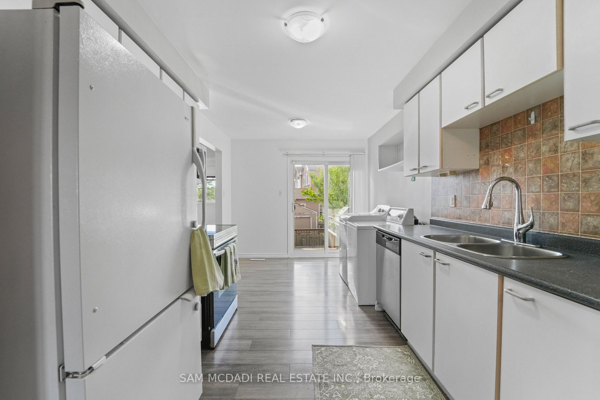 87 Rundle Crescent