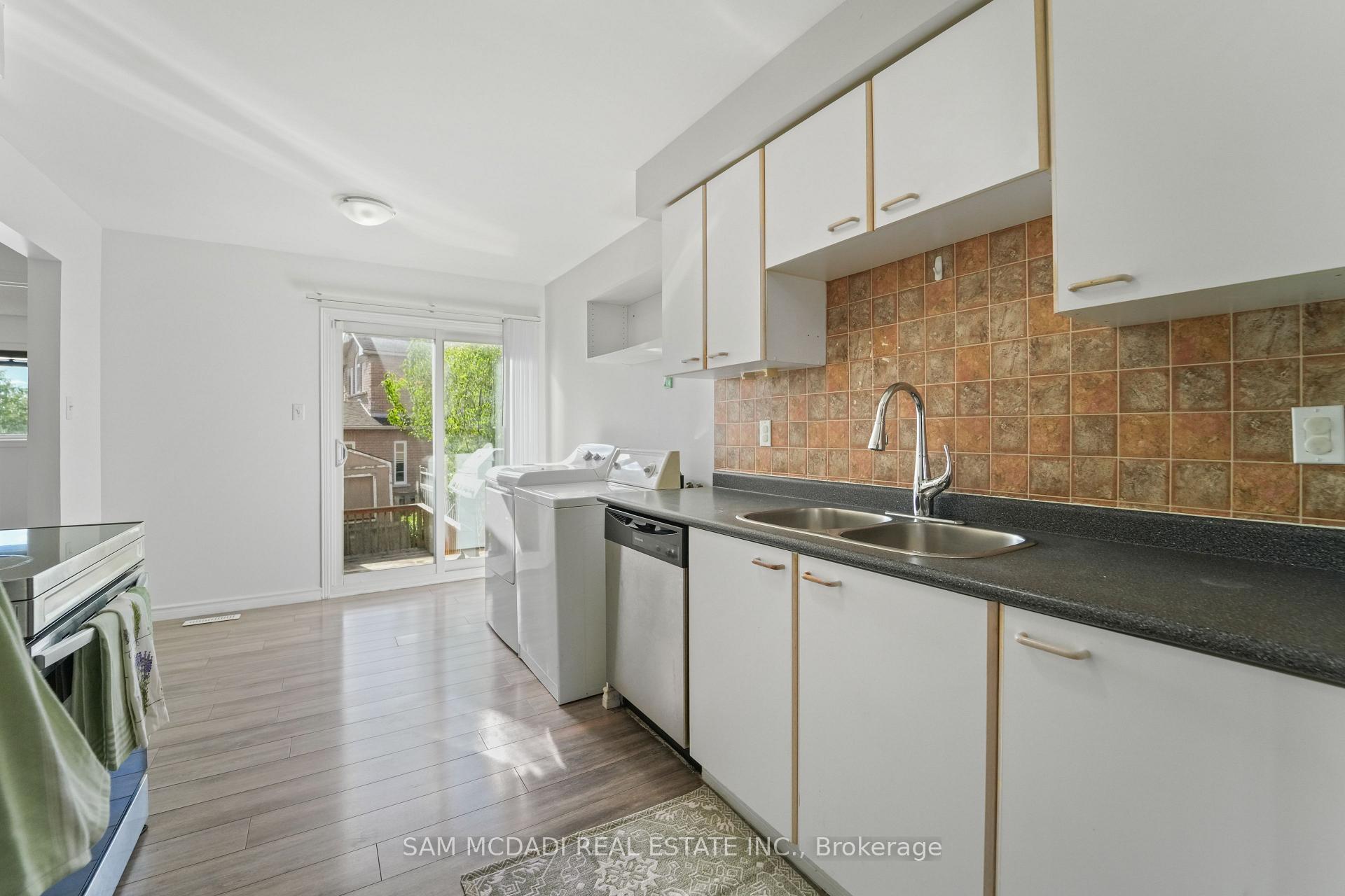 87 Rundle Crescent
