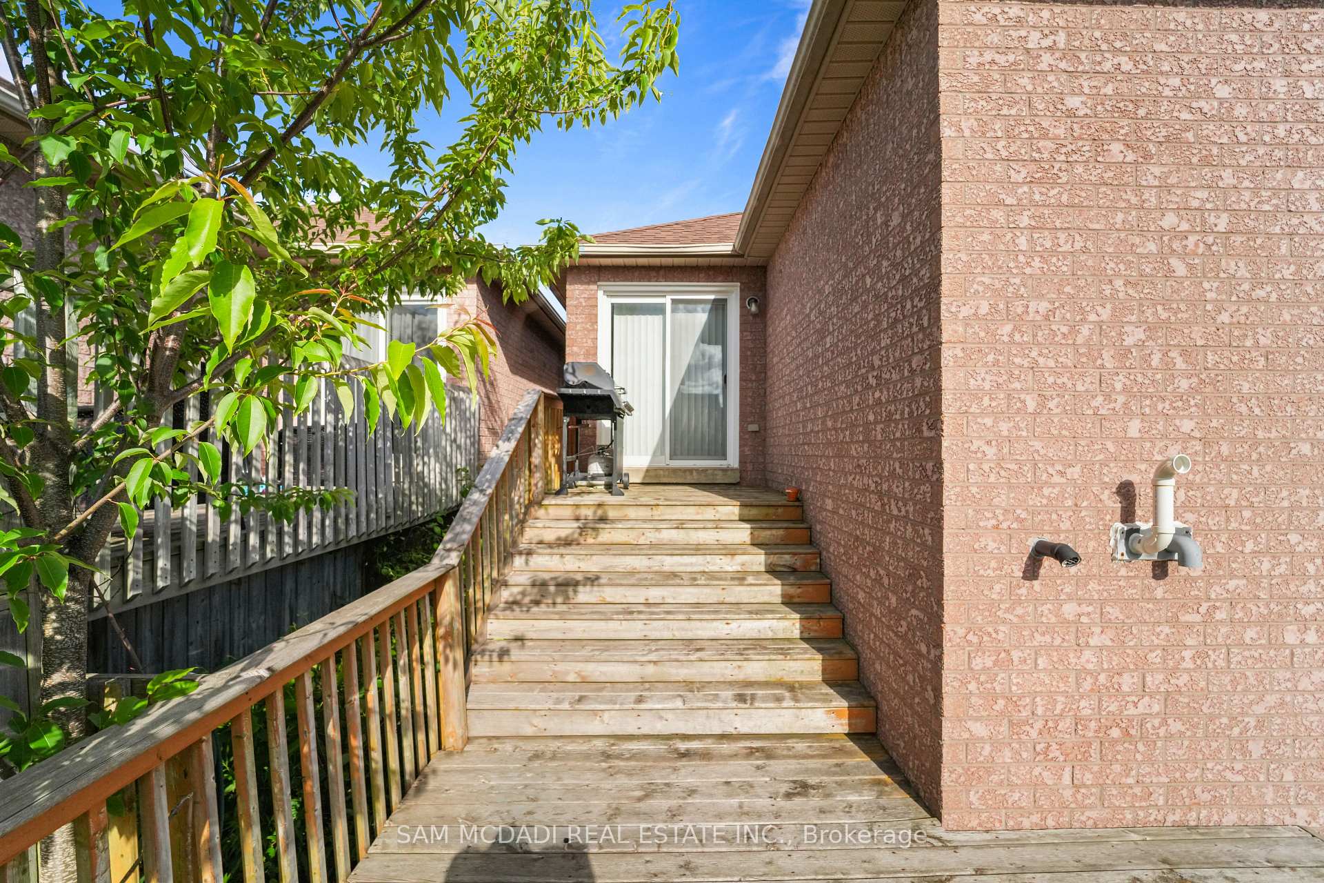 87 Rundle Crescent