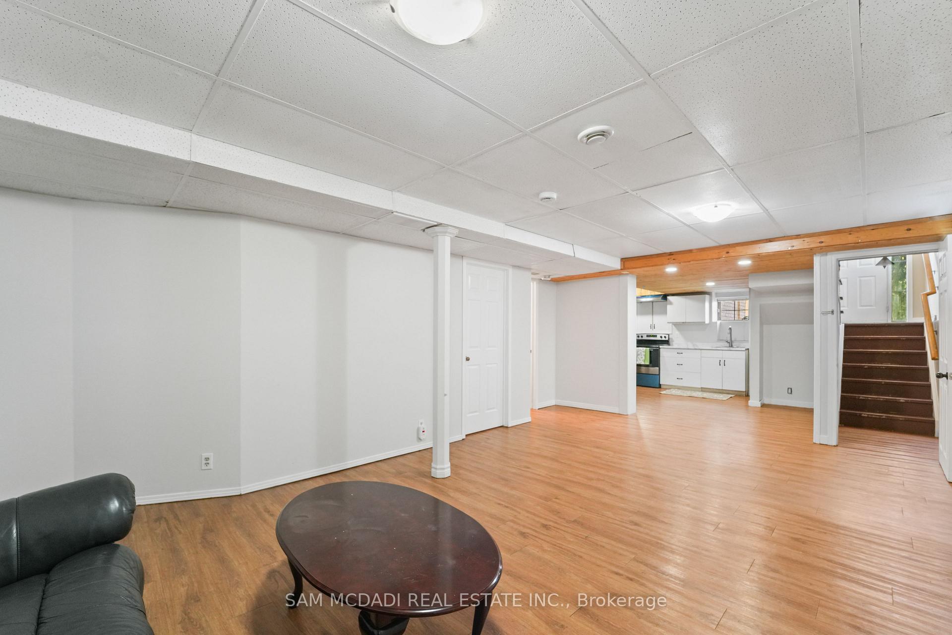 87 Rundle Crescent