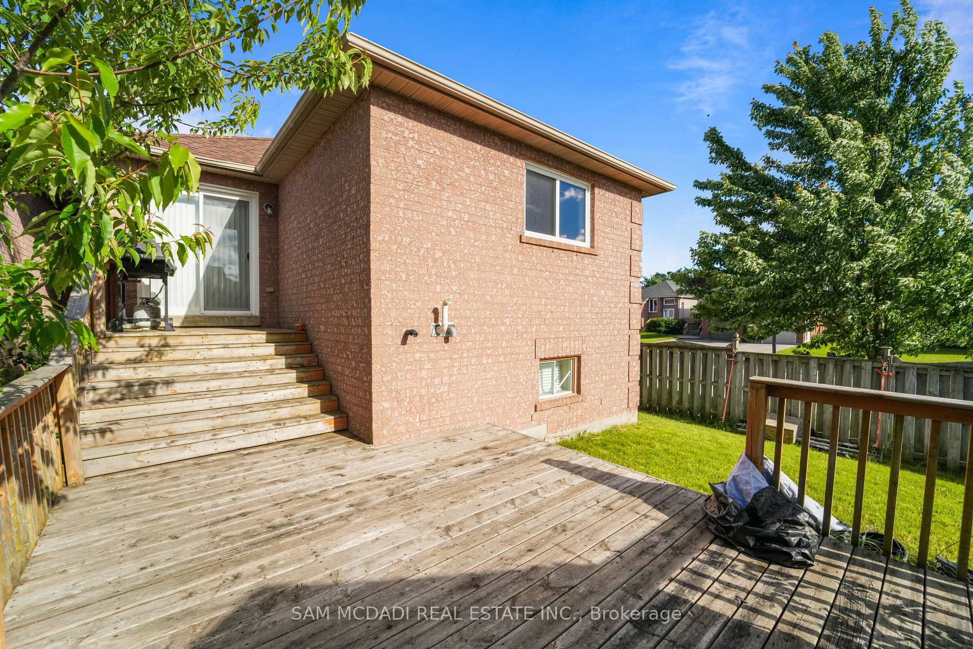 87 Rundle Crescent