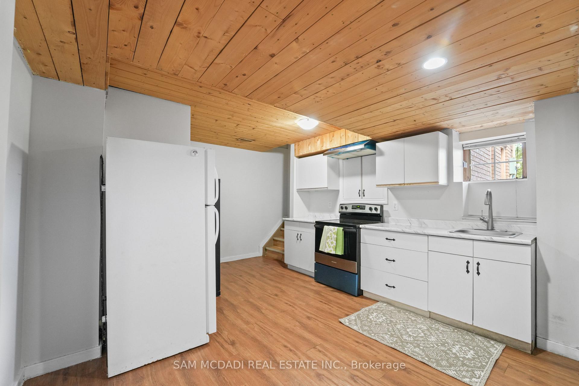 87 Rundle Crescent