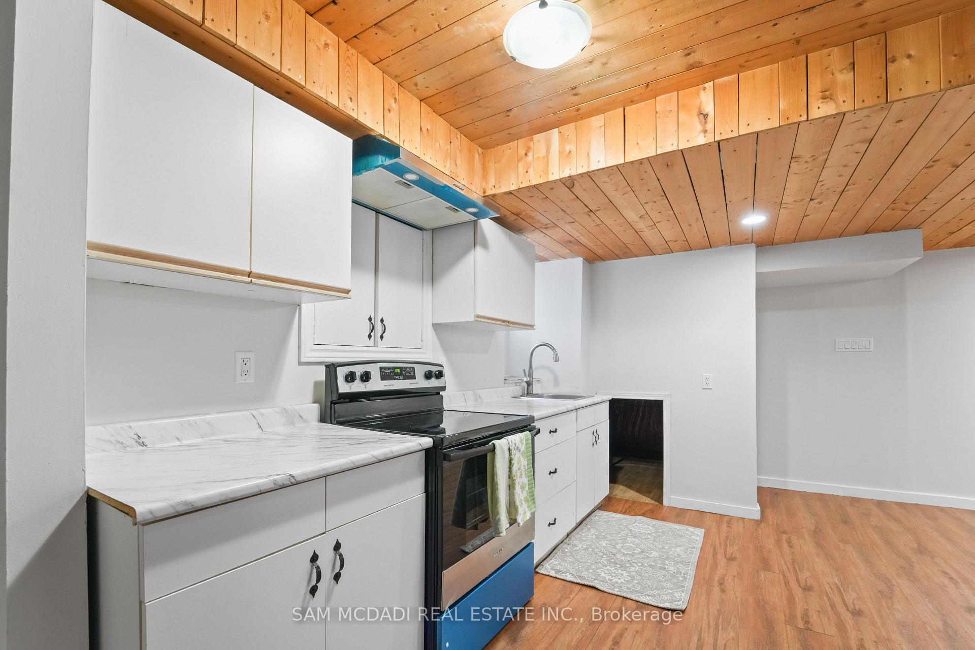 87 Rundle Crescent