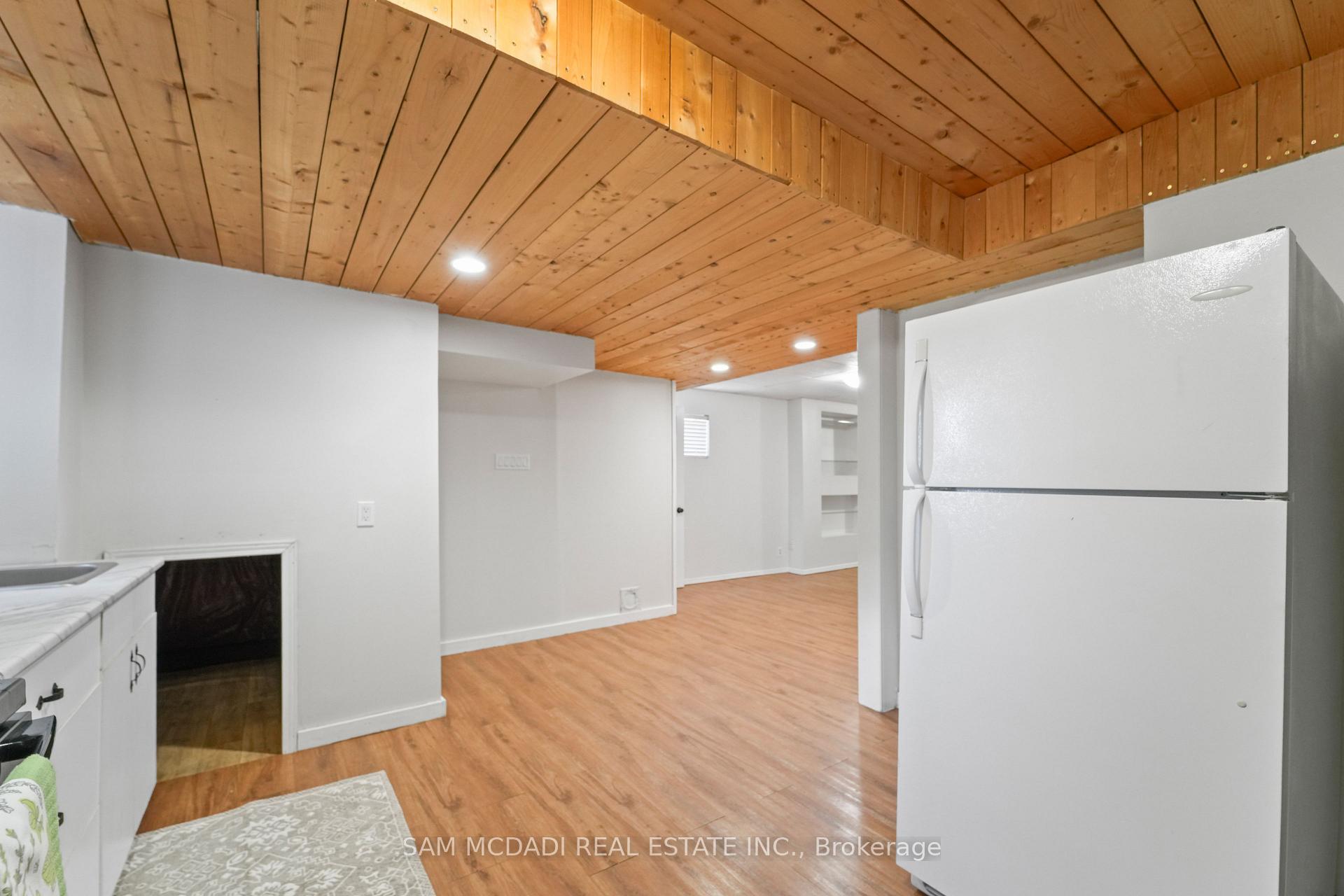 87 Rundle Crescent