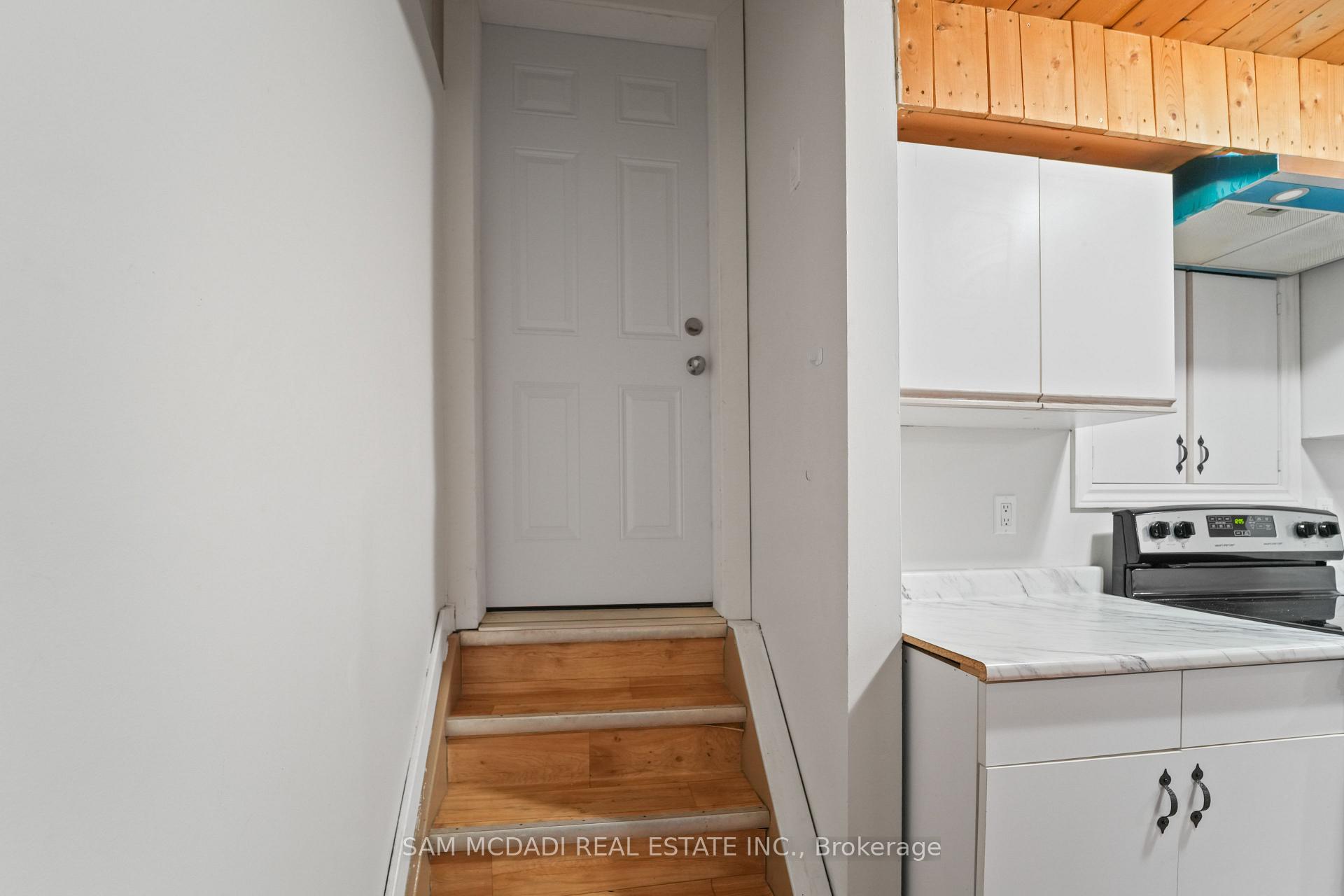 87 Rundle Crescent