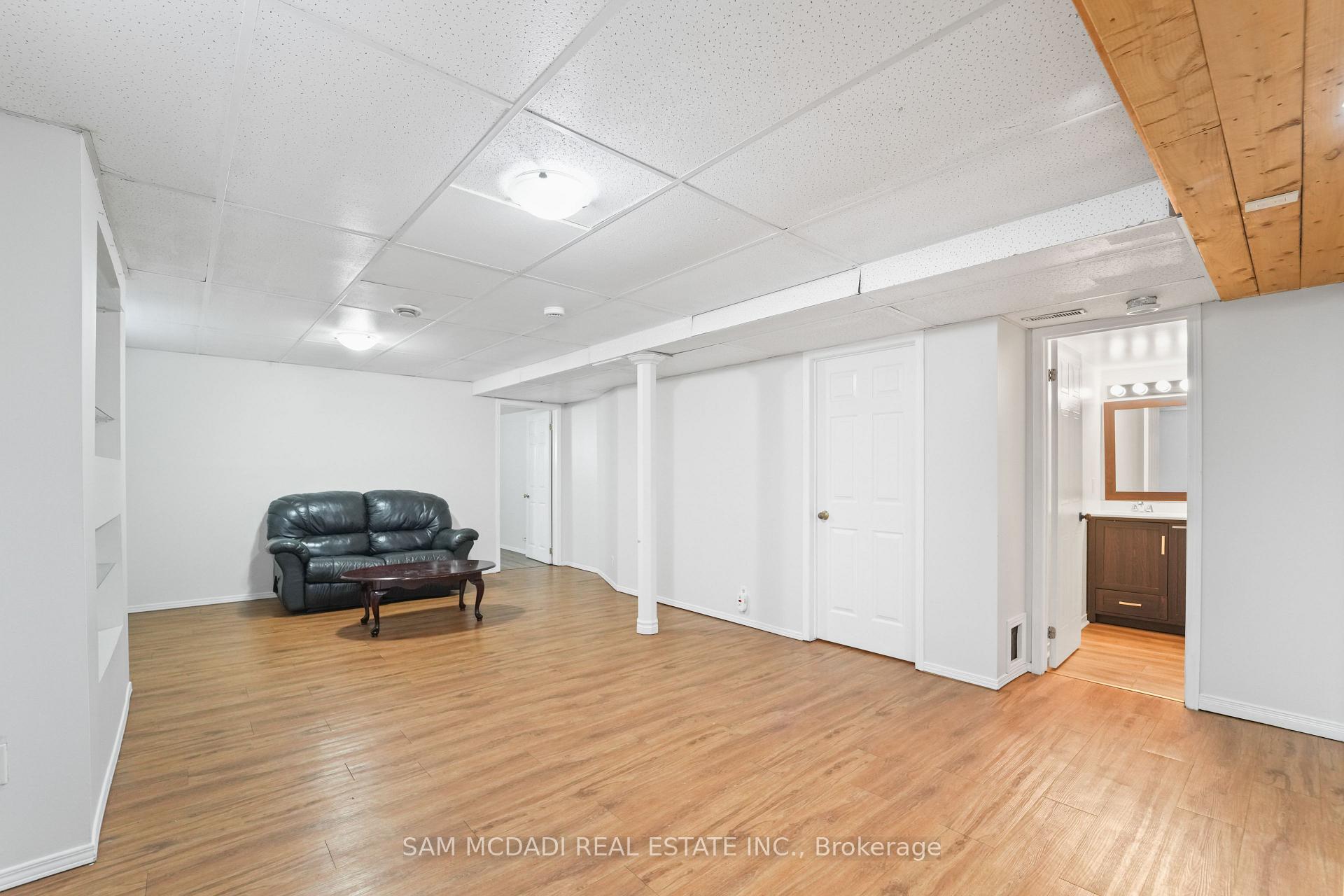 87 Rundle Crescent