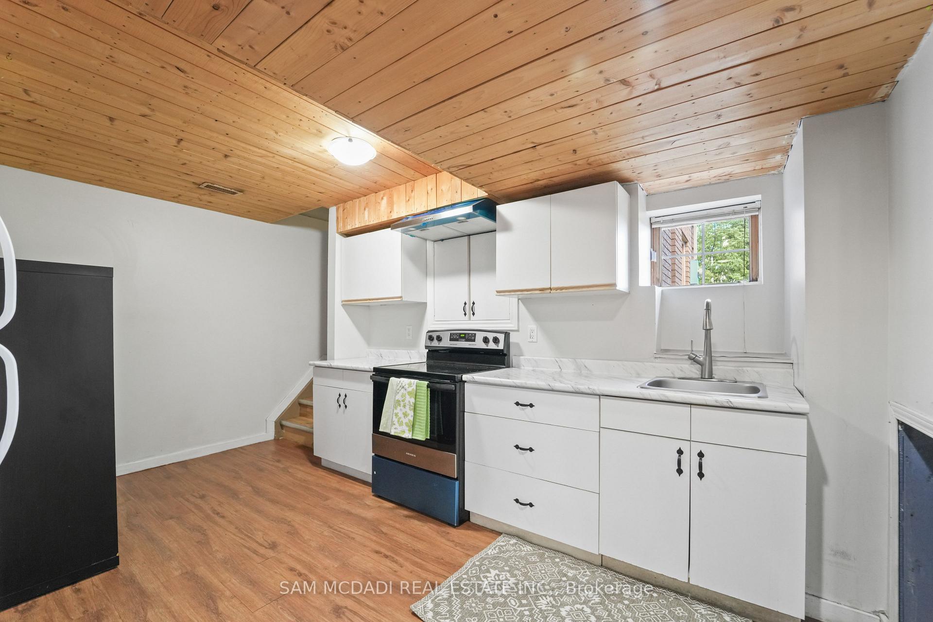 87 Rundle Crescent