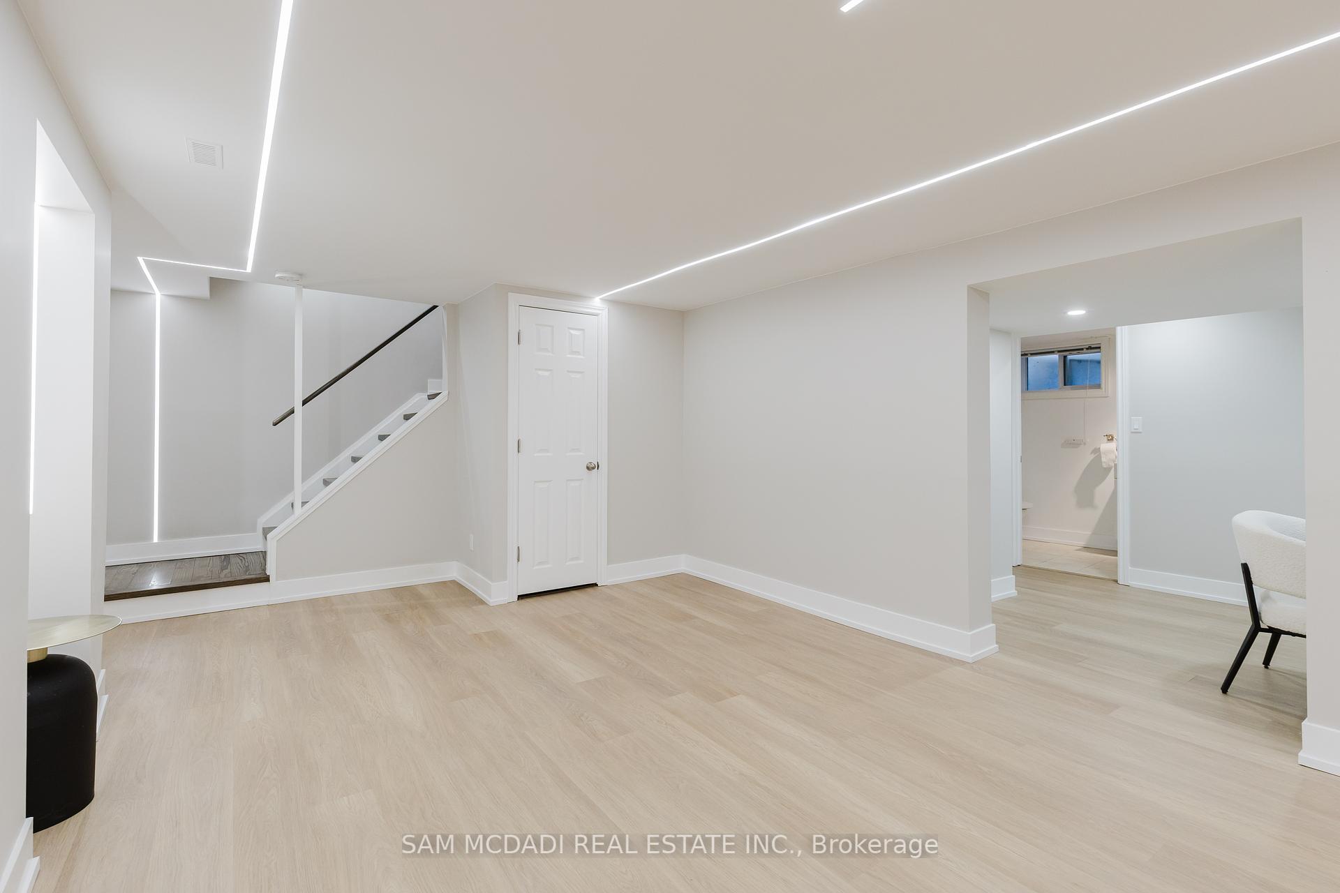 3325 Lakeshore Road