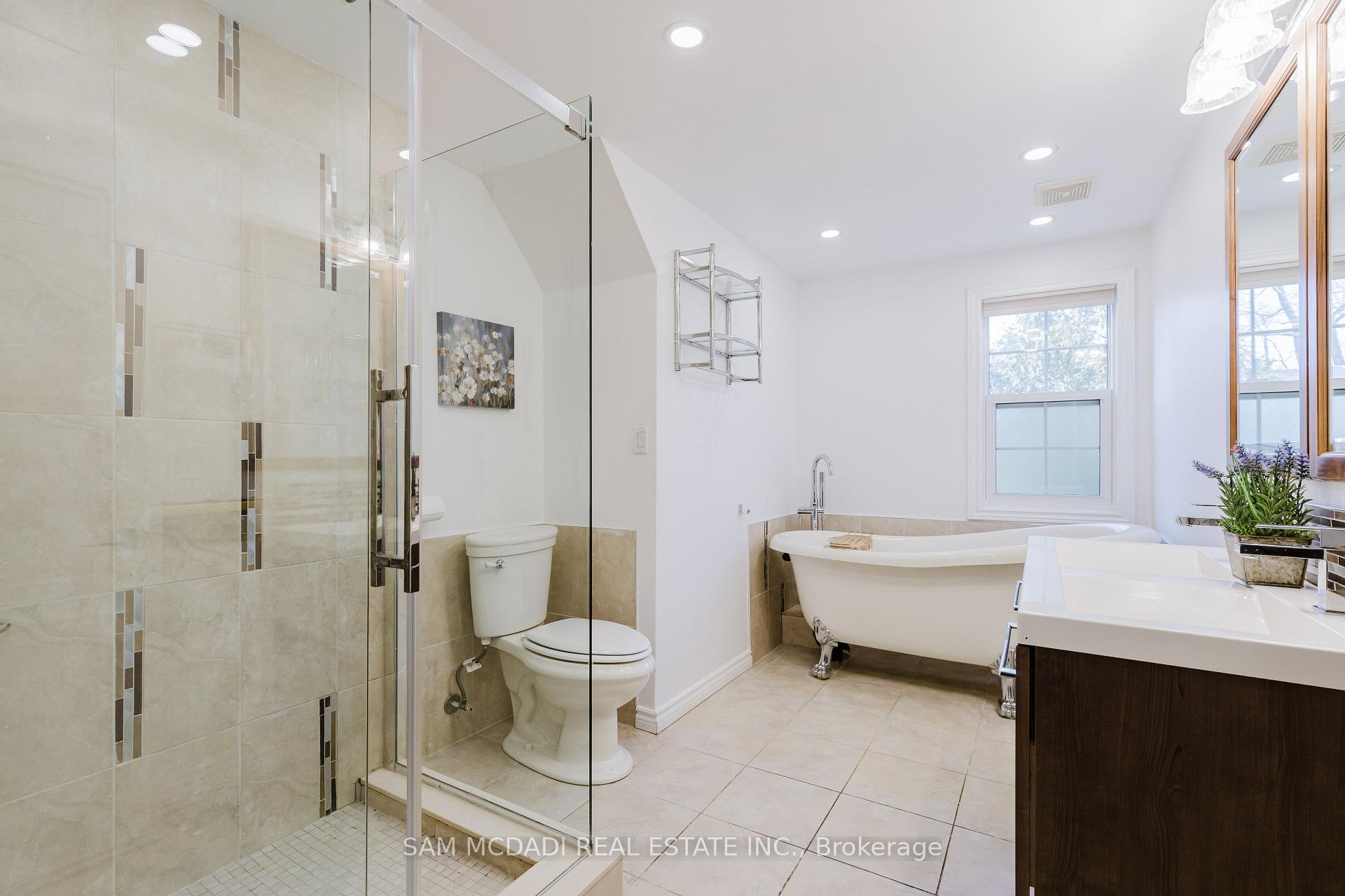 3325 Lakeshore Road