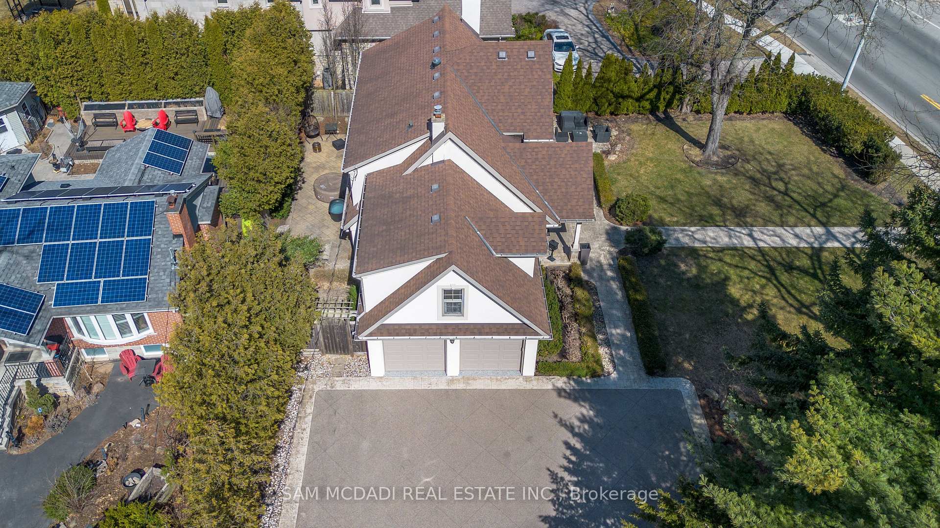 3325 Lakeshore Road