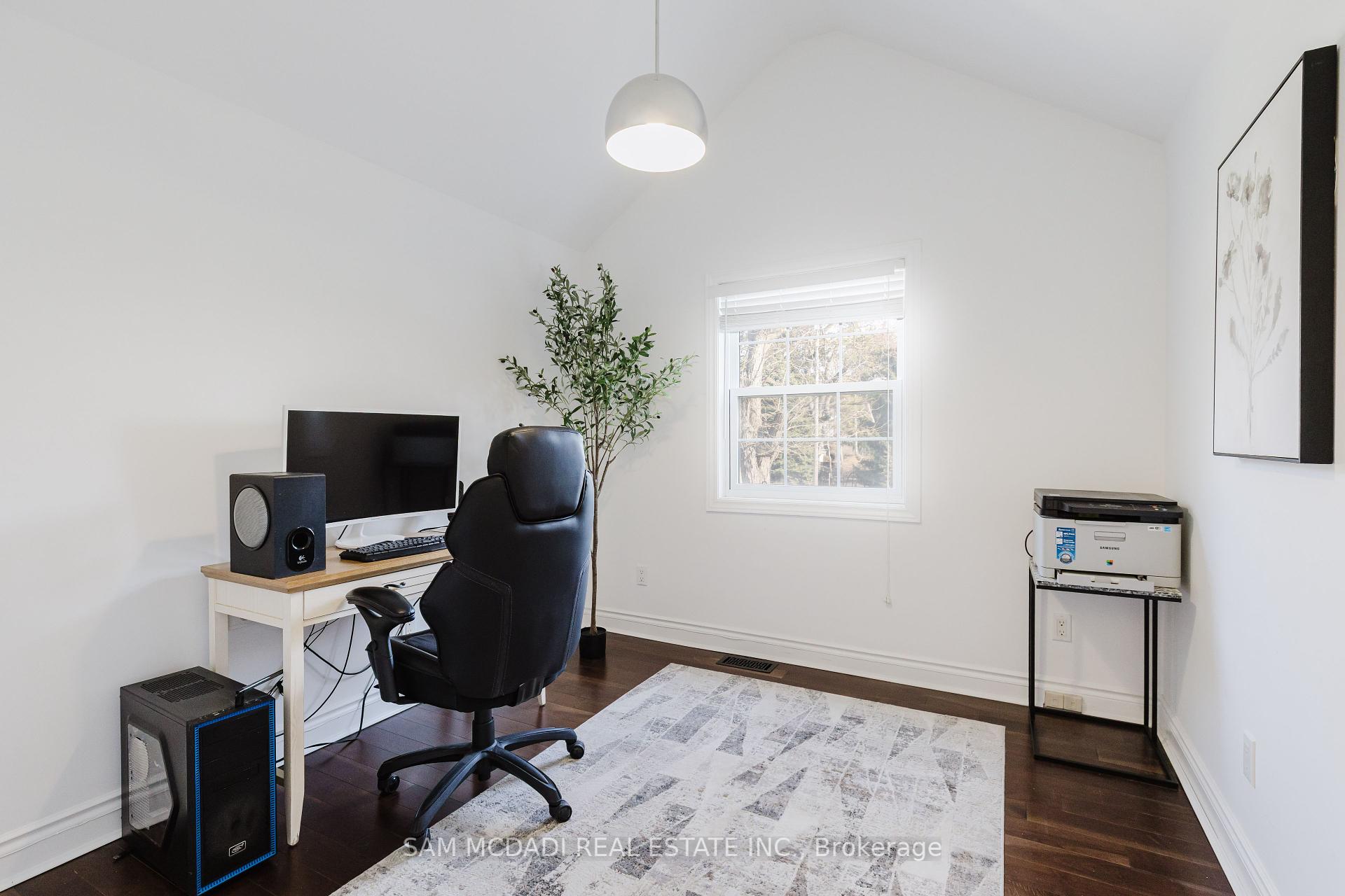 3325 Lakeshore Road