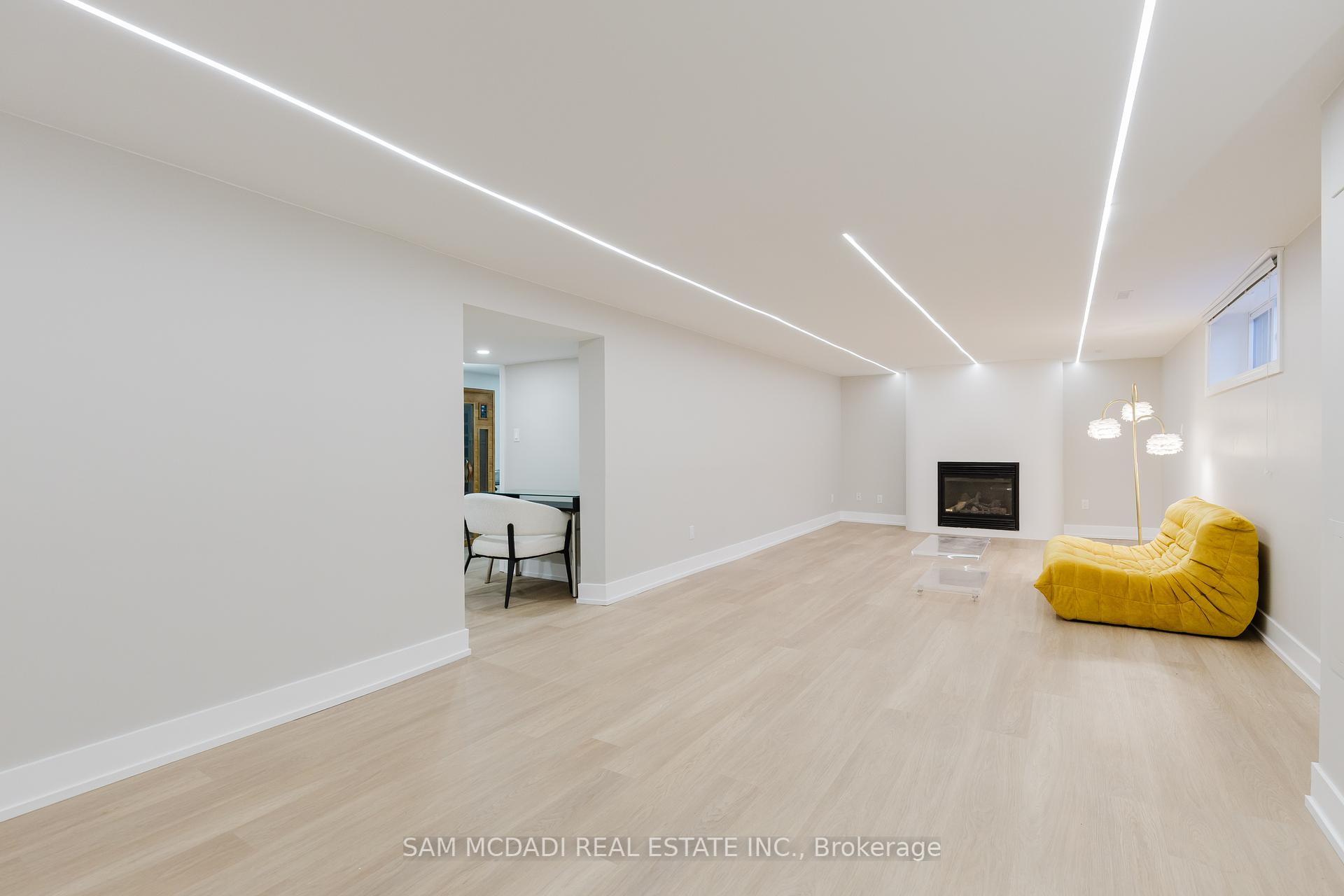 3325 Lakeshore Road