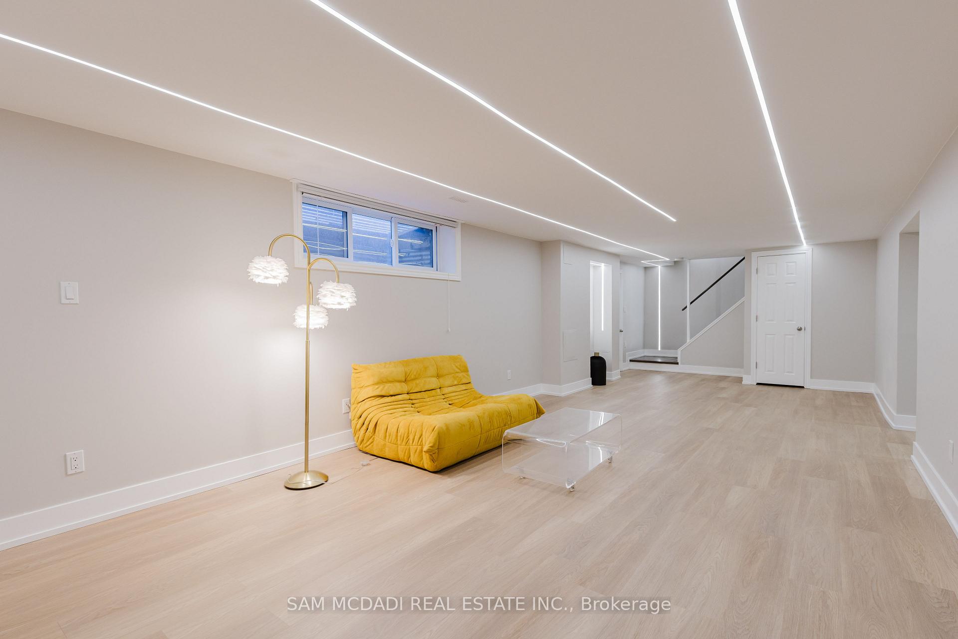 3325 Lakeshore Road