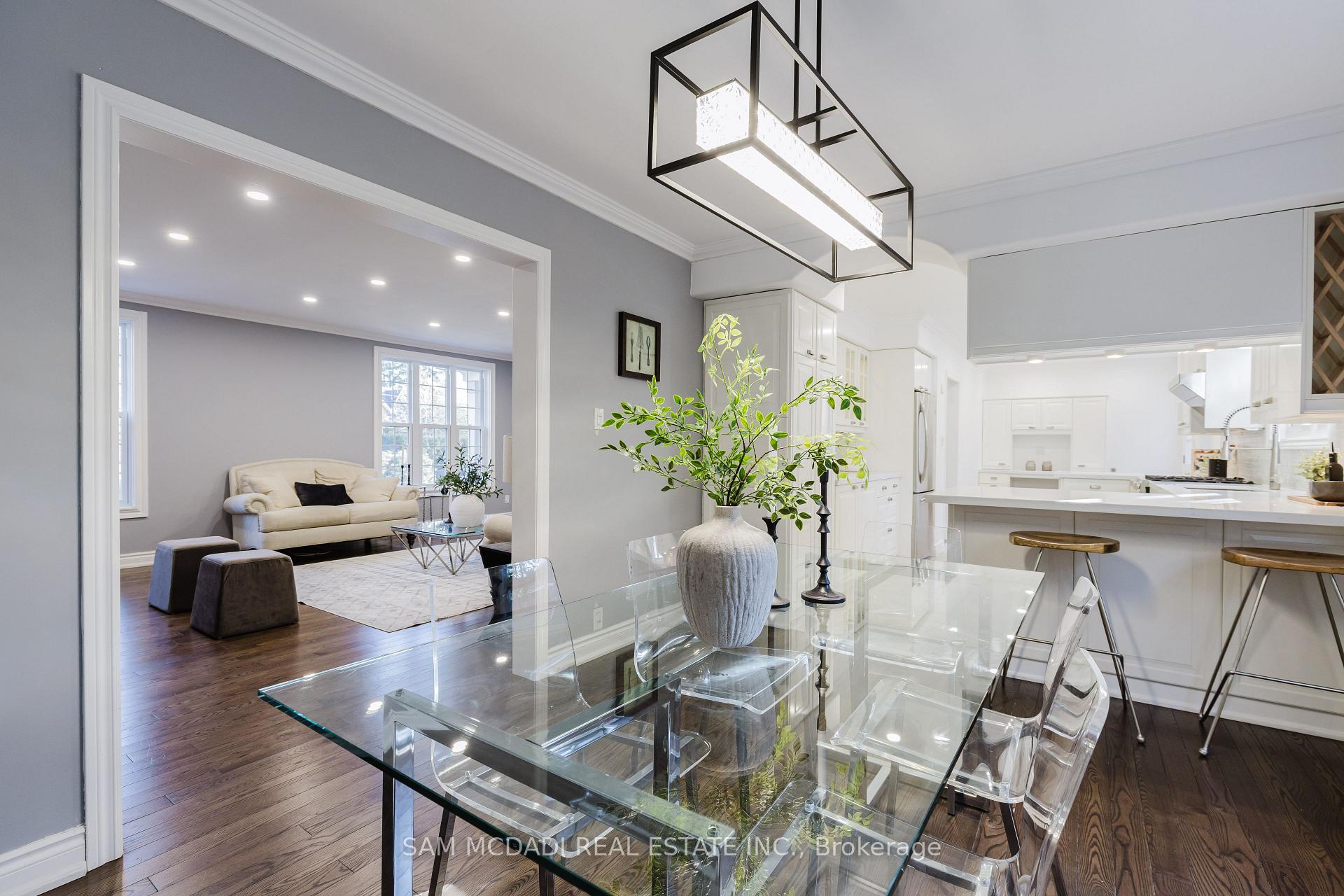 3325 Lakeshore Road