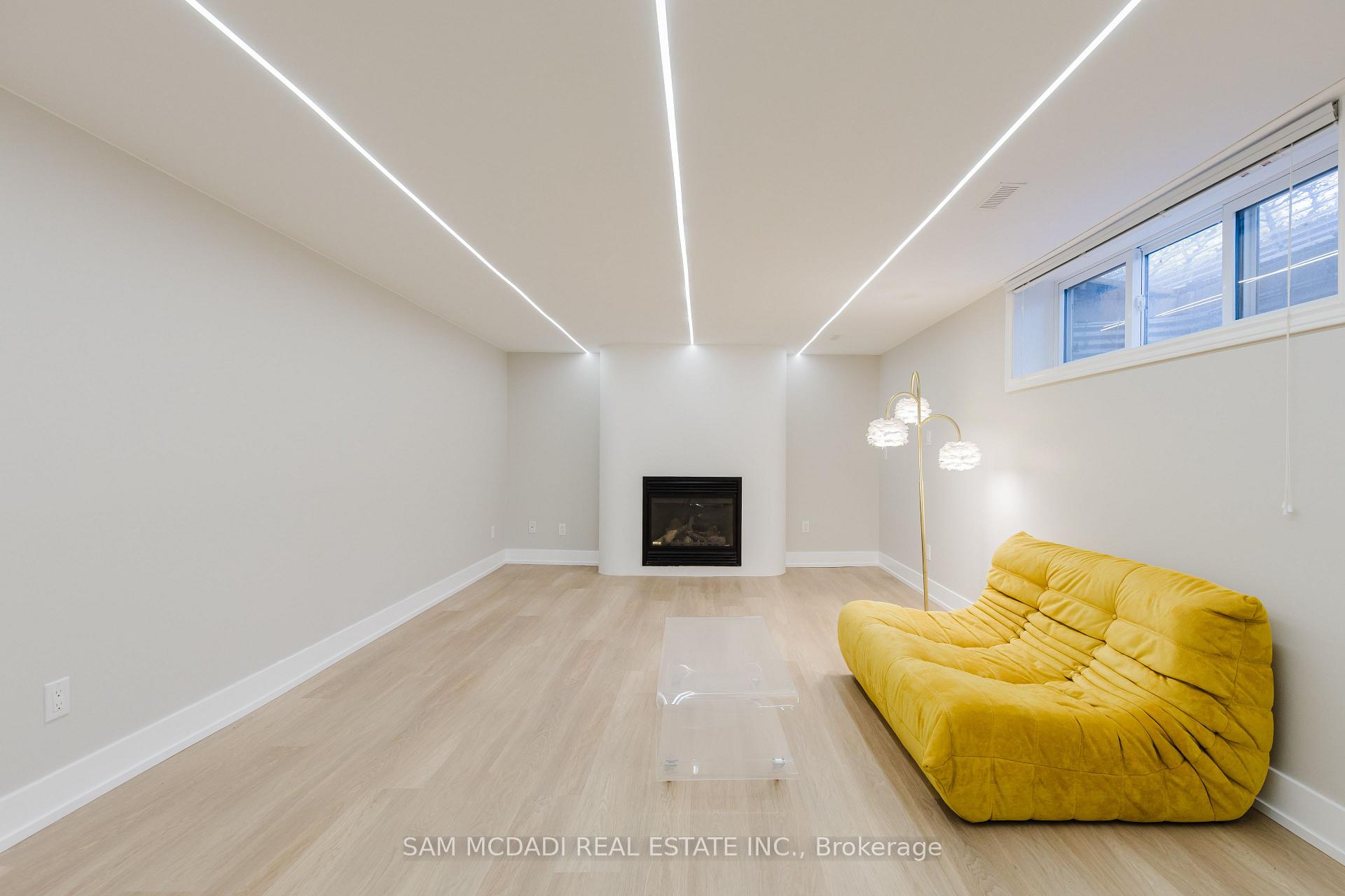 3325 Lakeshore Road