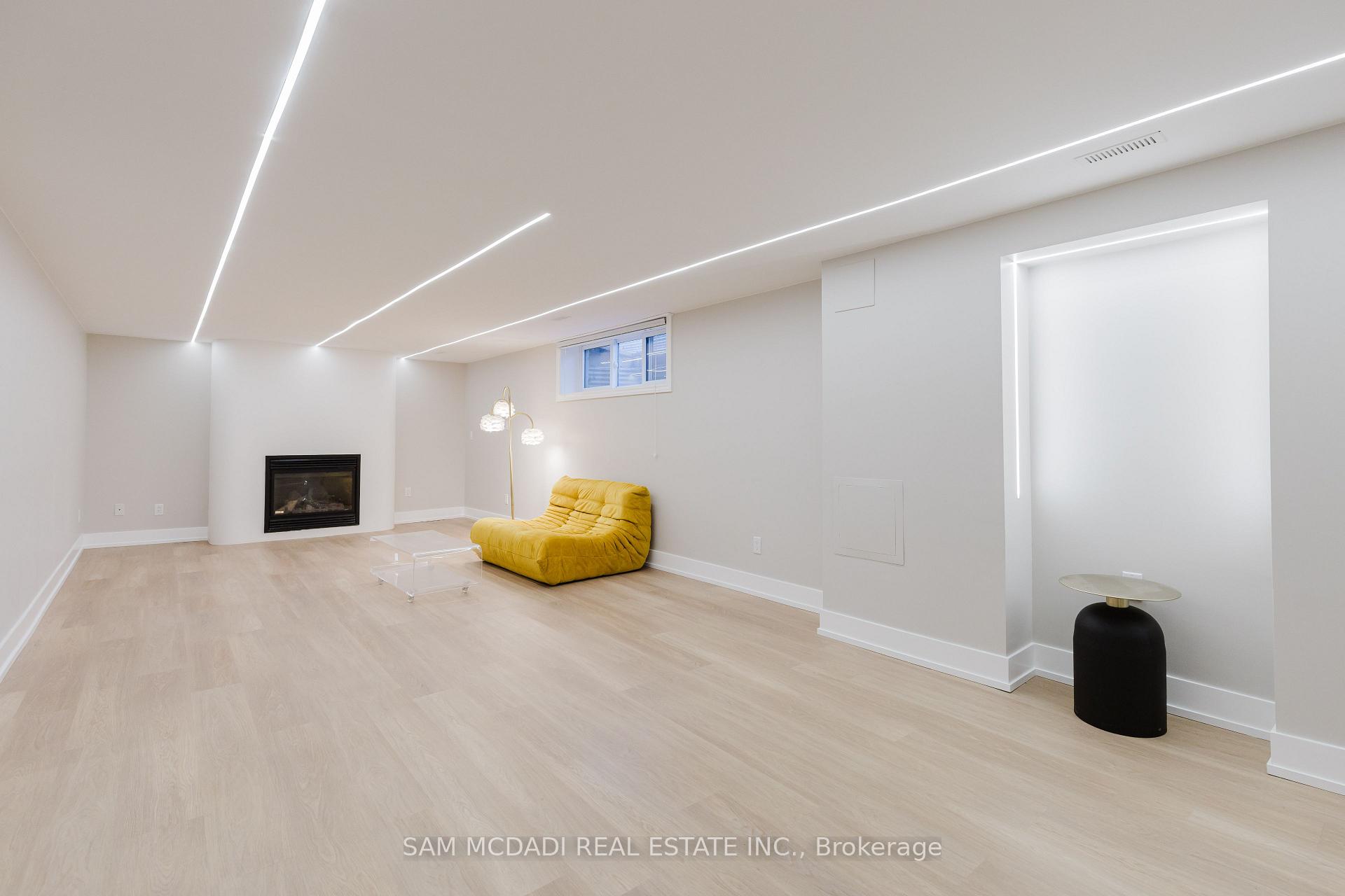 3325 Lakeshore Road