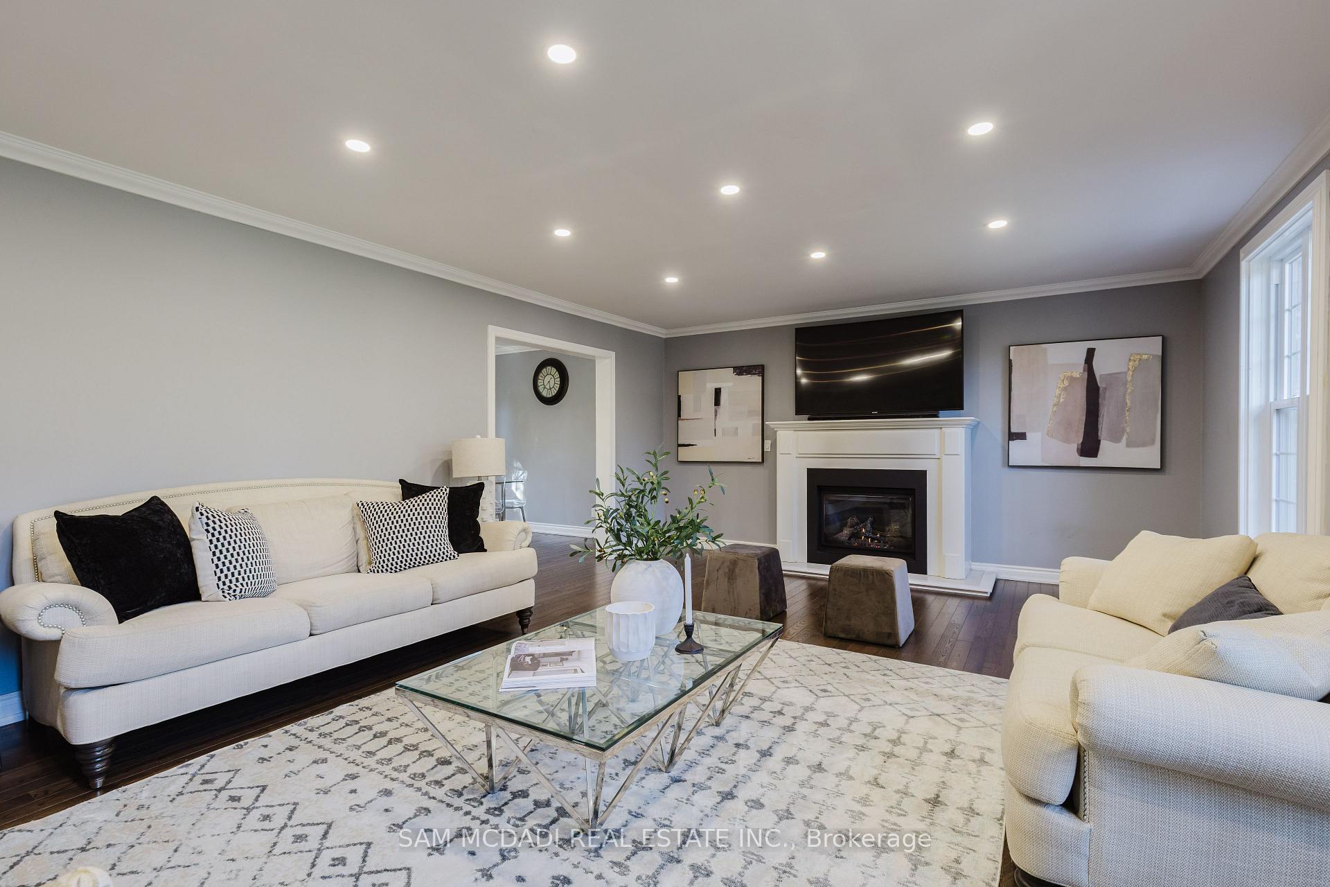 3325 Lakeshore Road